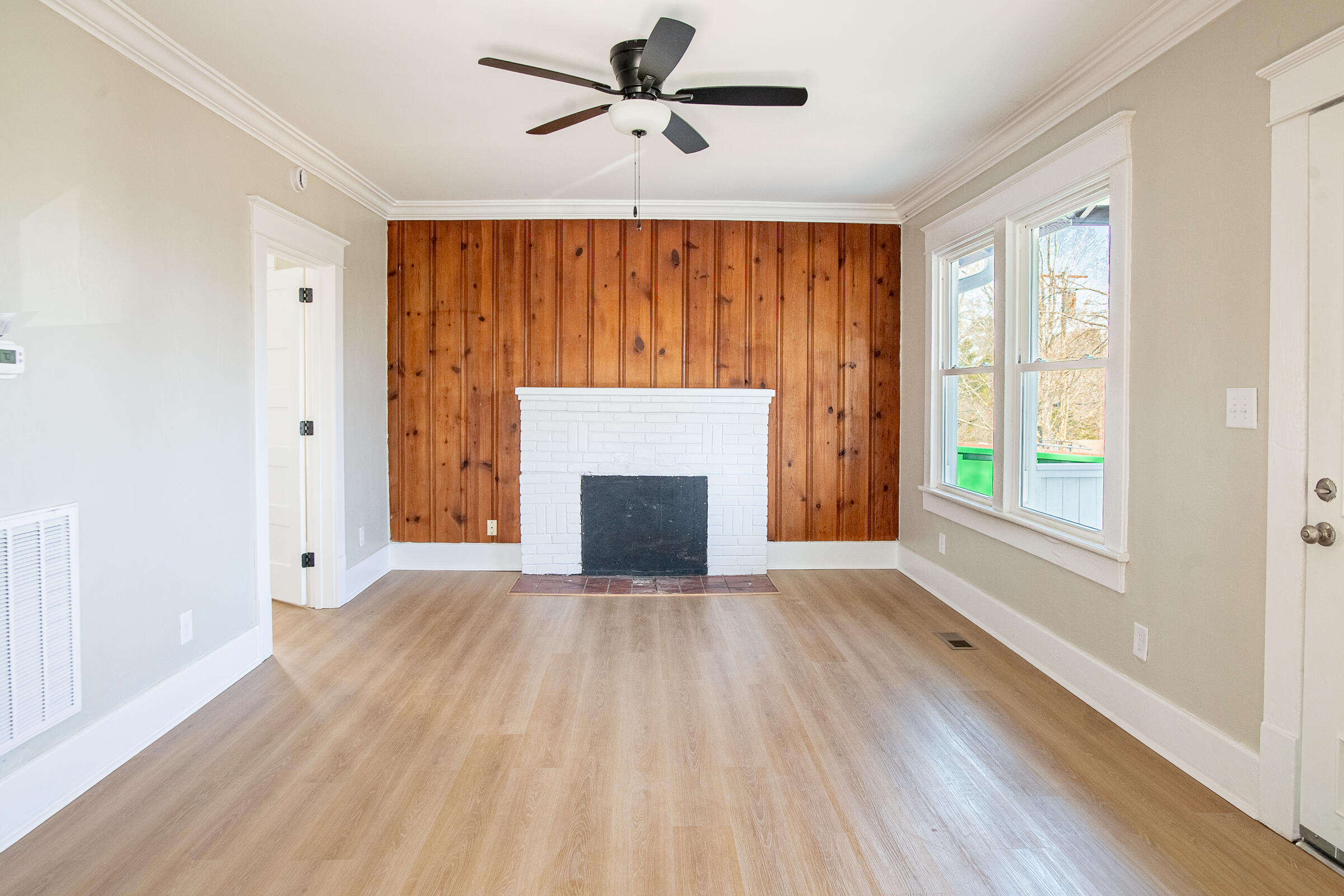 215 Hillcrest Avenue