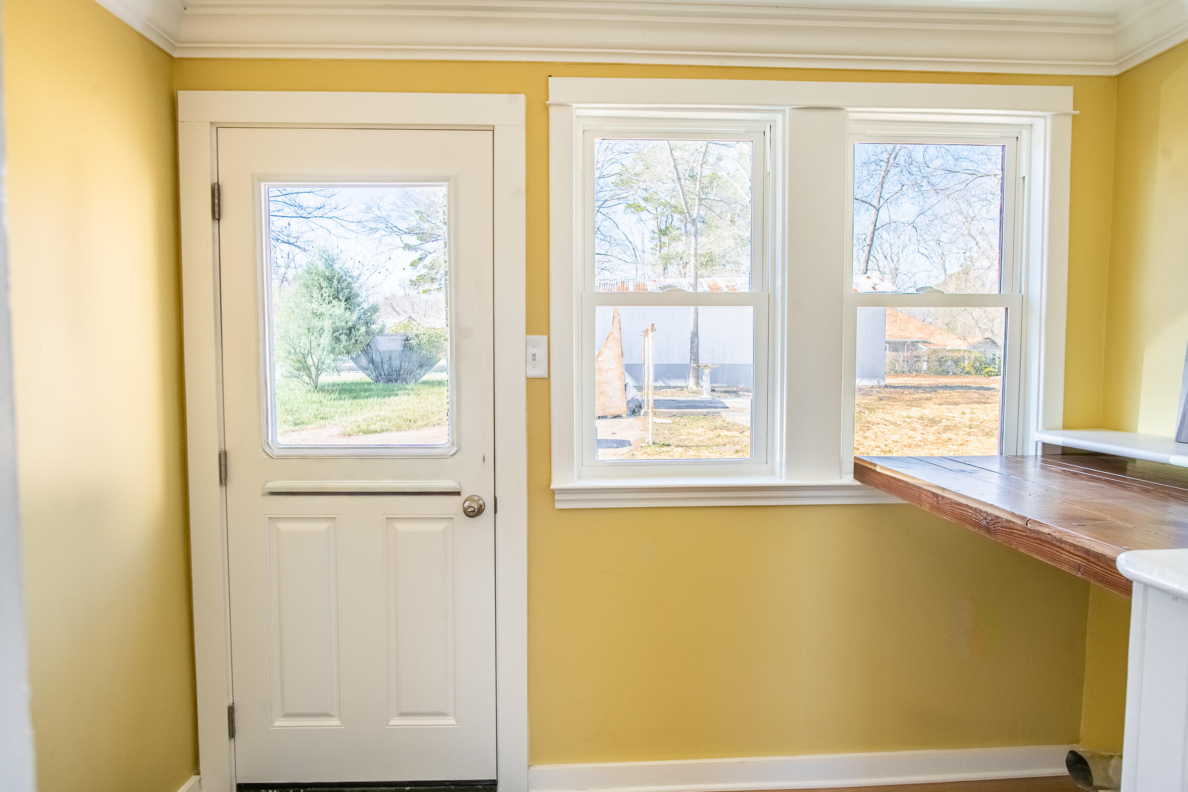 215 Hillcrest Avenue