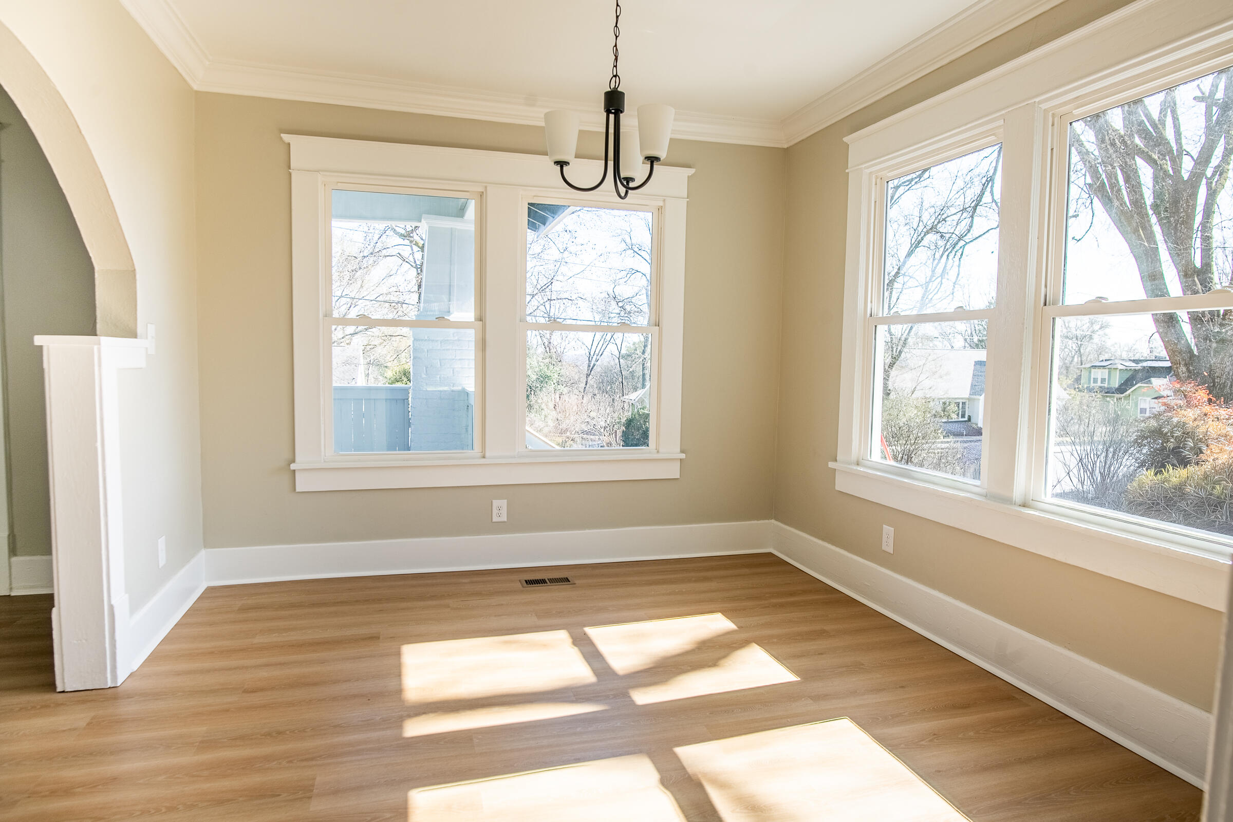 215 Hillcrest Avenue