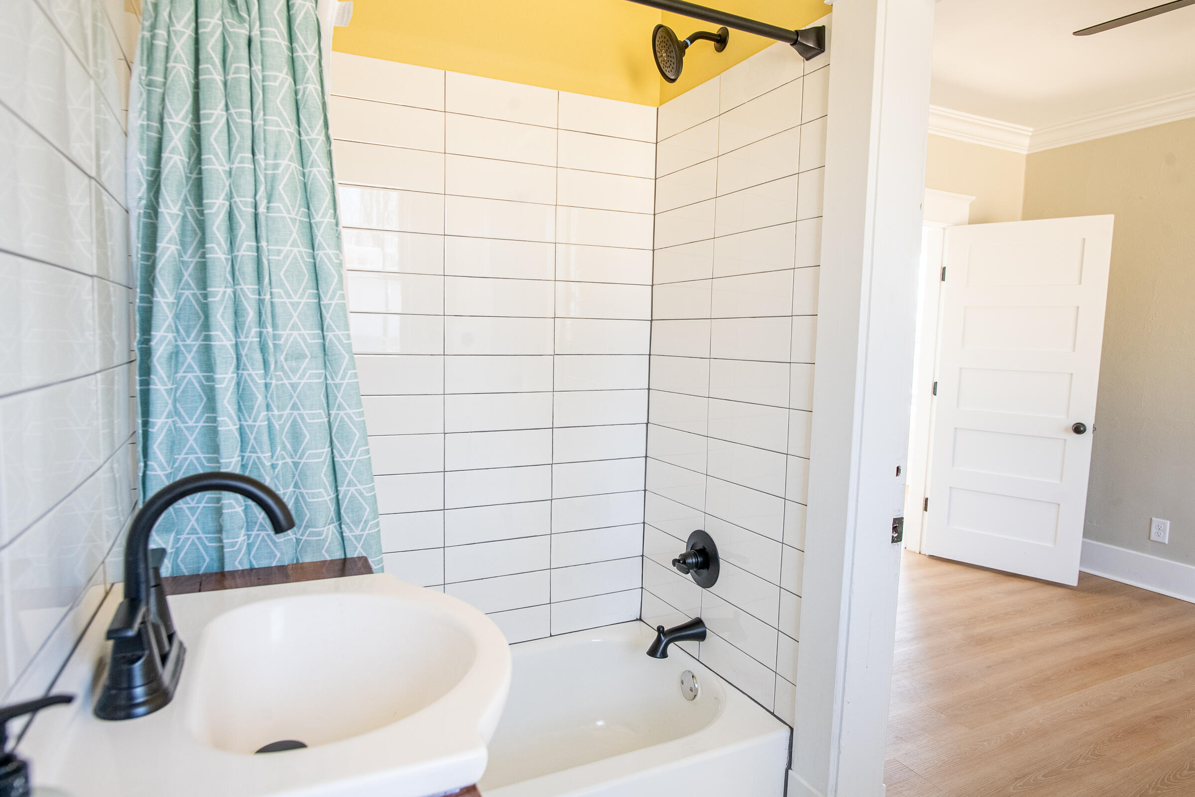 215 Hillcrest Avenue