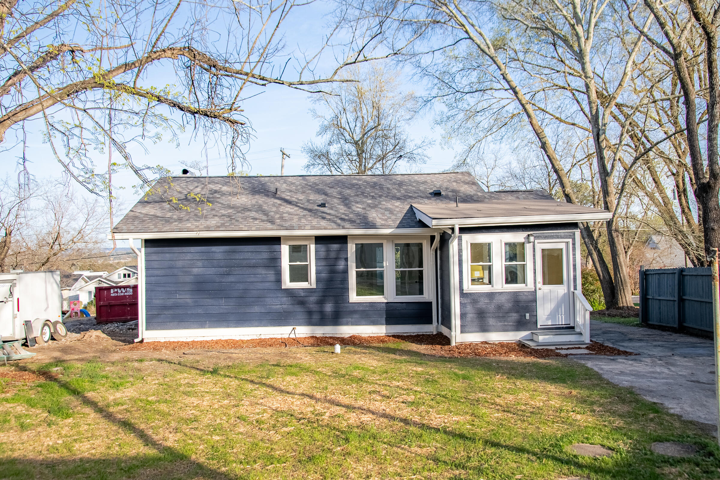 215 Hillcrest Avenue