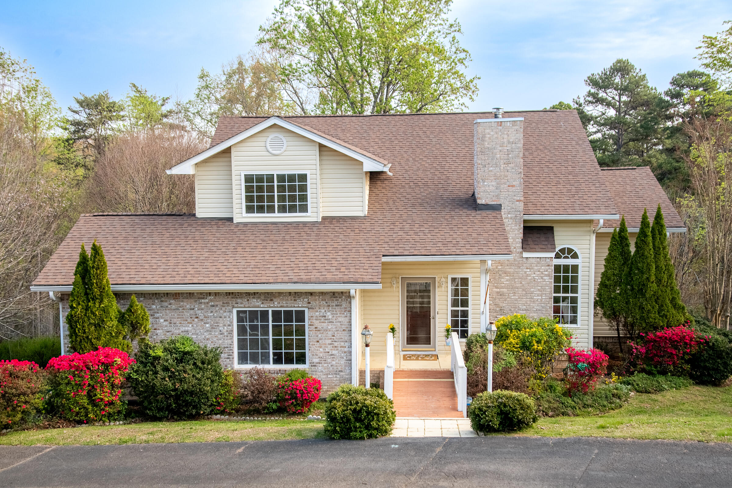 2925 Gold Point Circle S