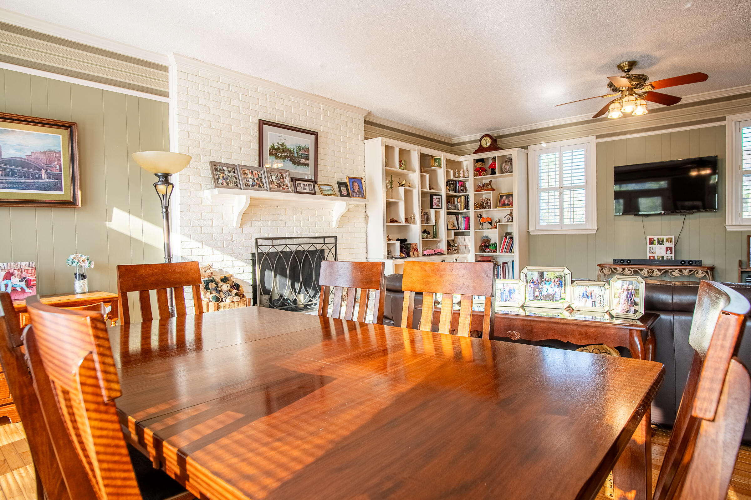 5702 Queen Mary Lane