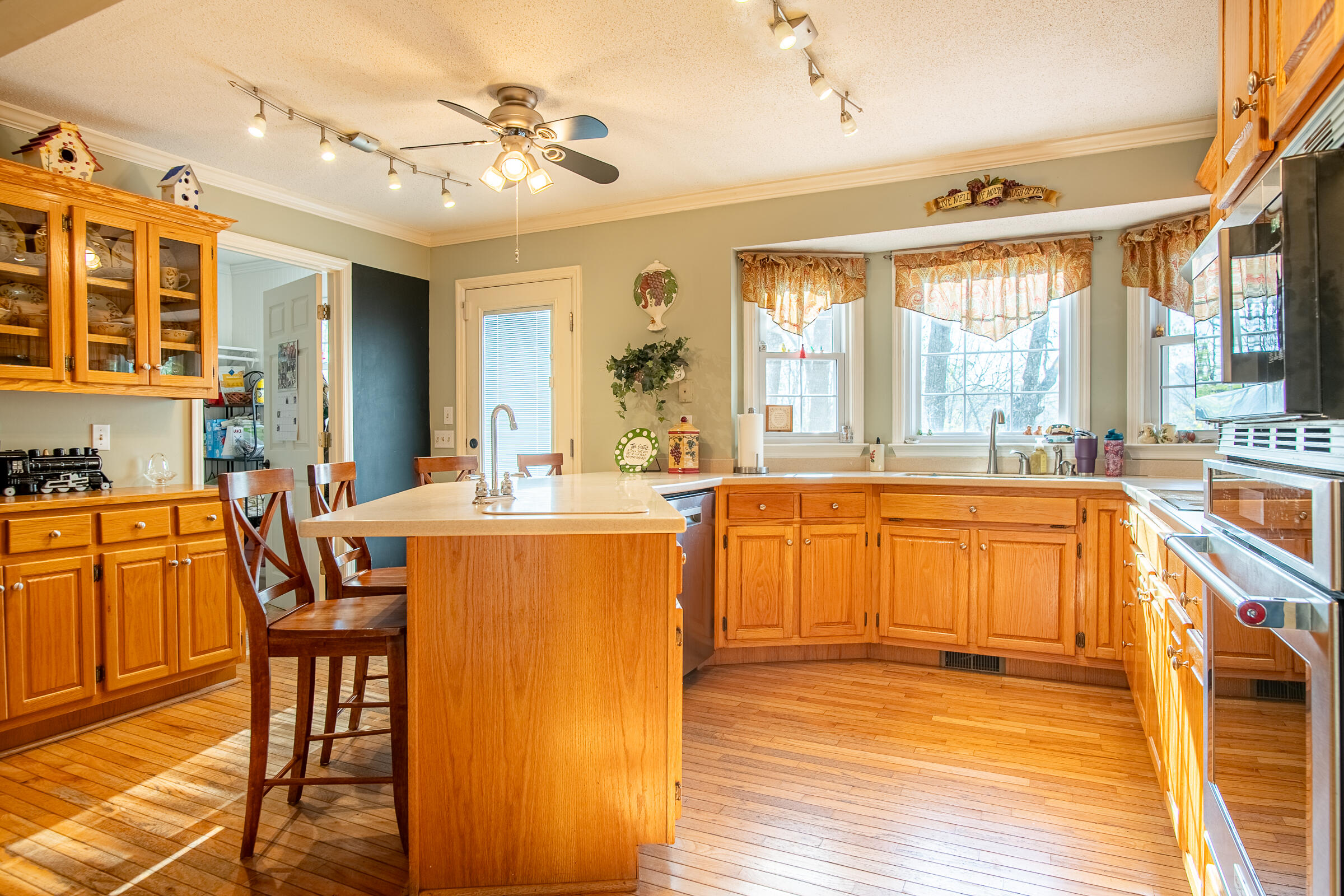 5702 Queen Mary Lane