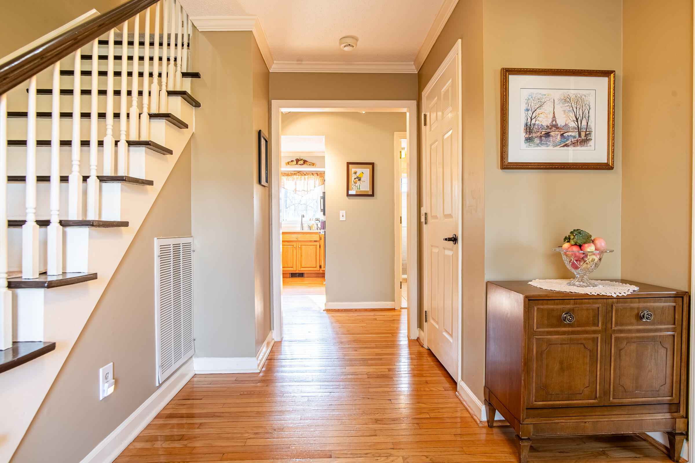 5702 Queen Mary Lane