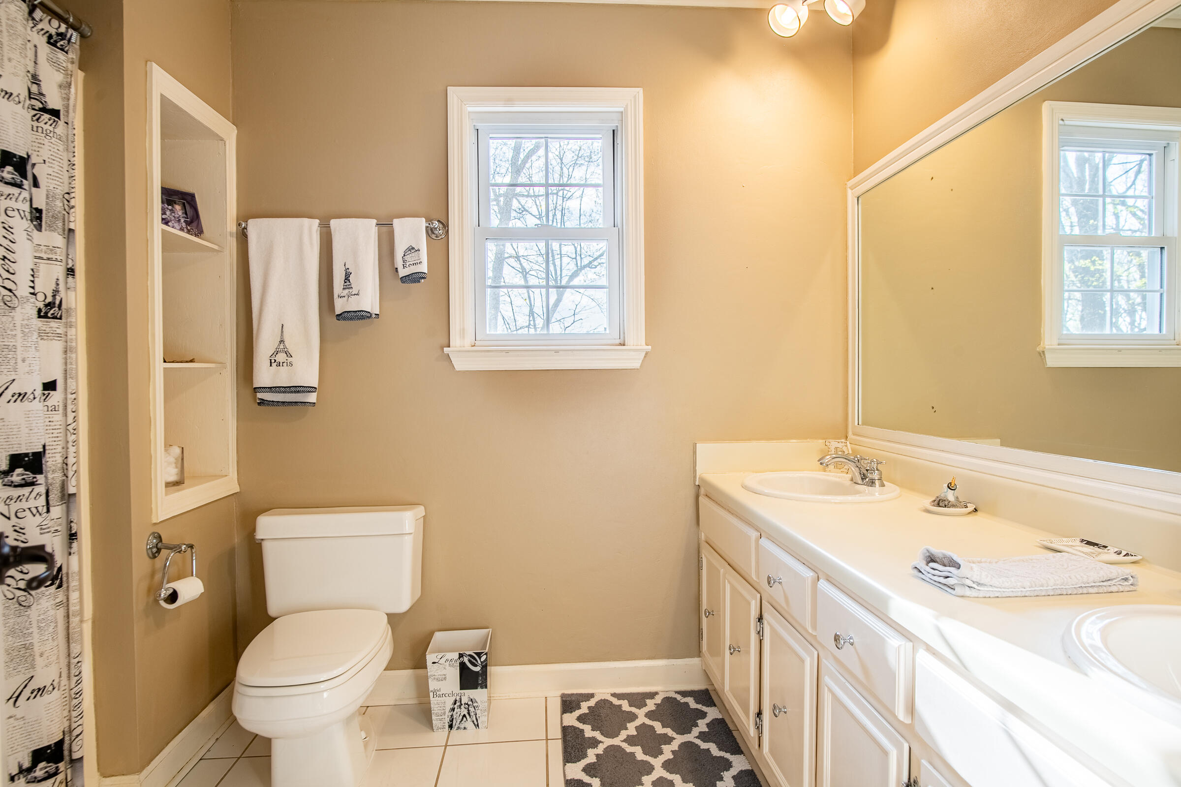 5702 Queen Mary Lane