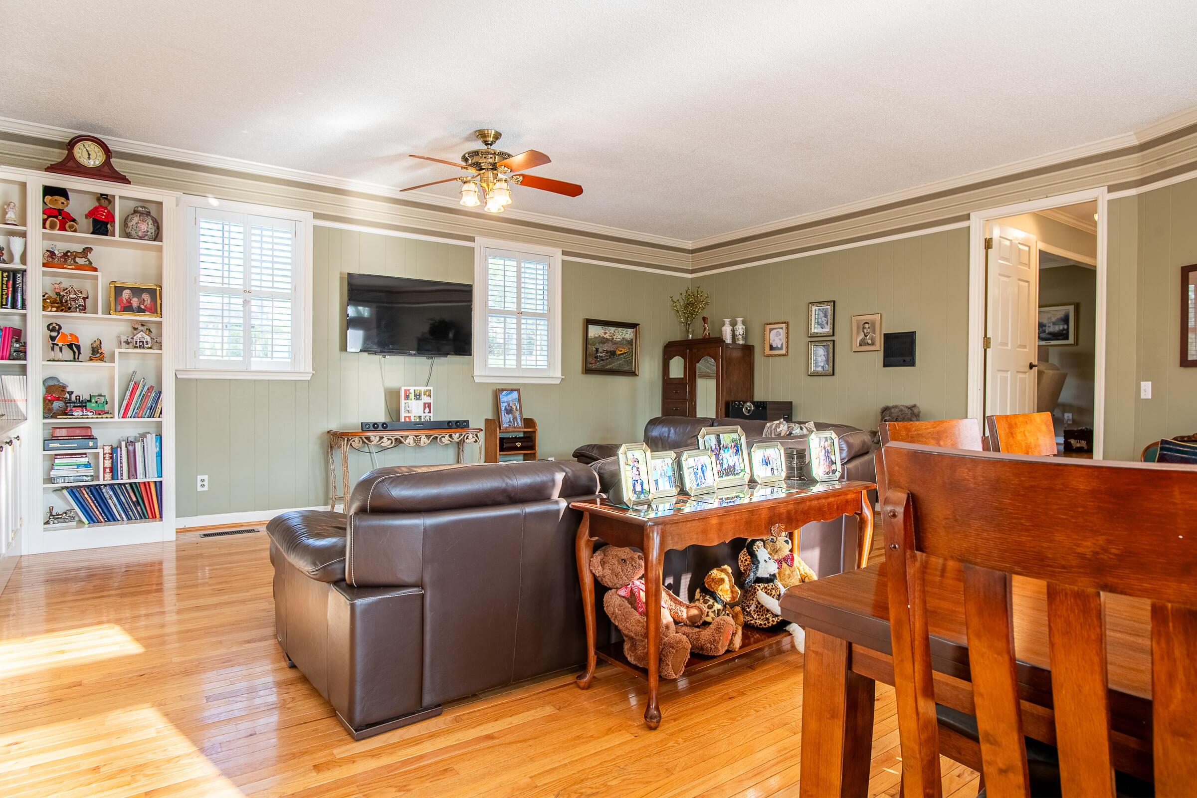 5702 Queen Mary Lane