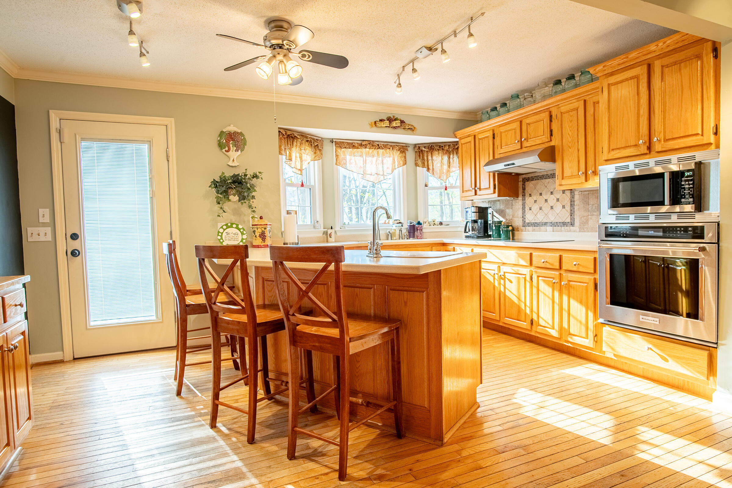 5702 Queen Mary Lane