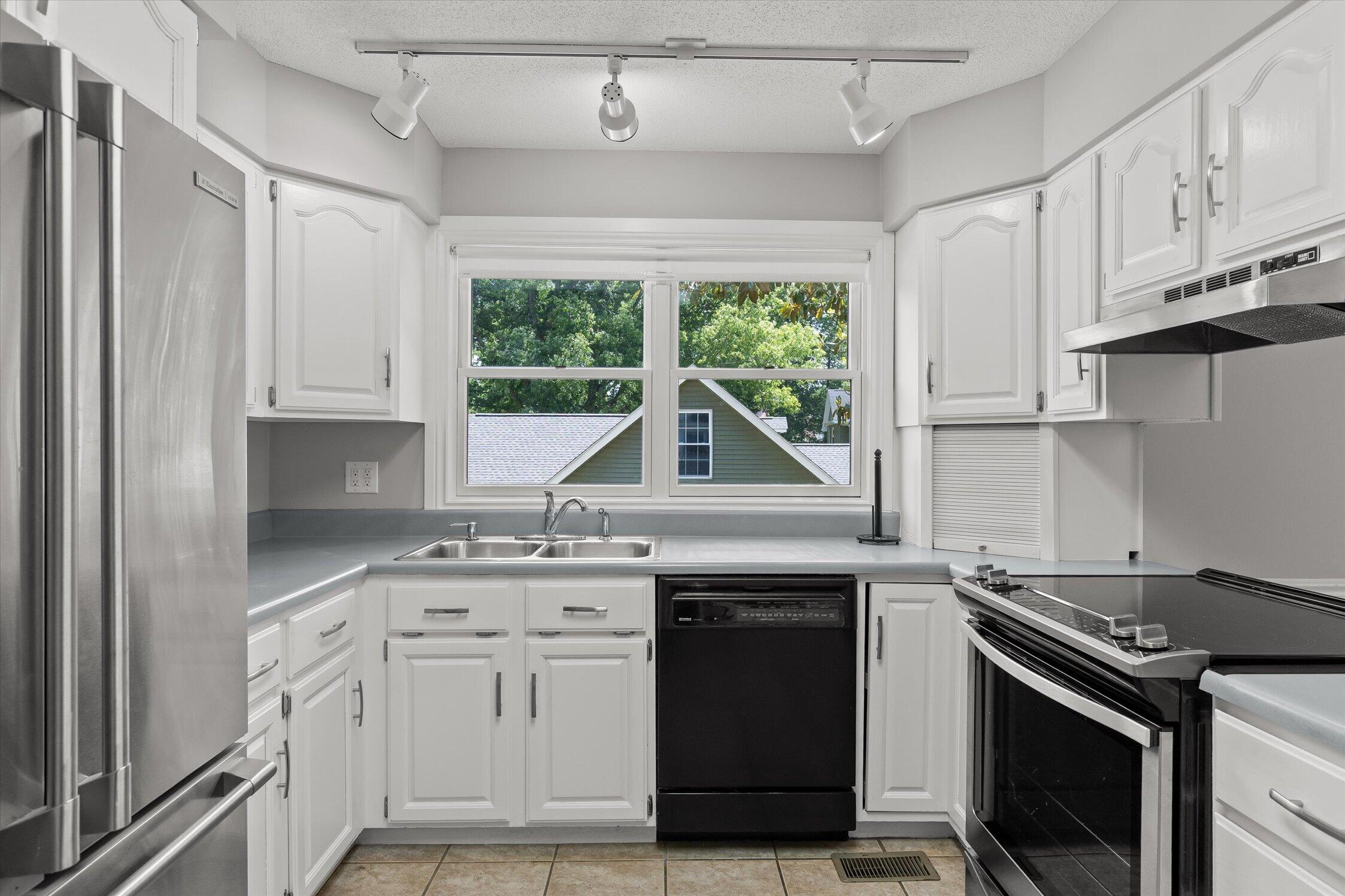 7709 Diamondhead Drive