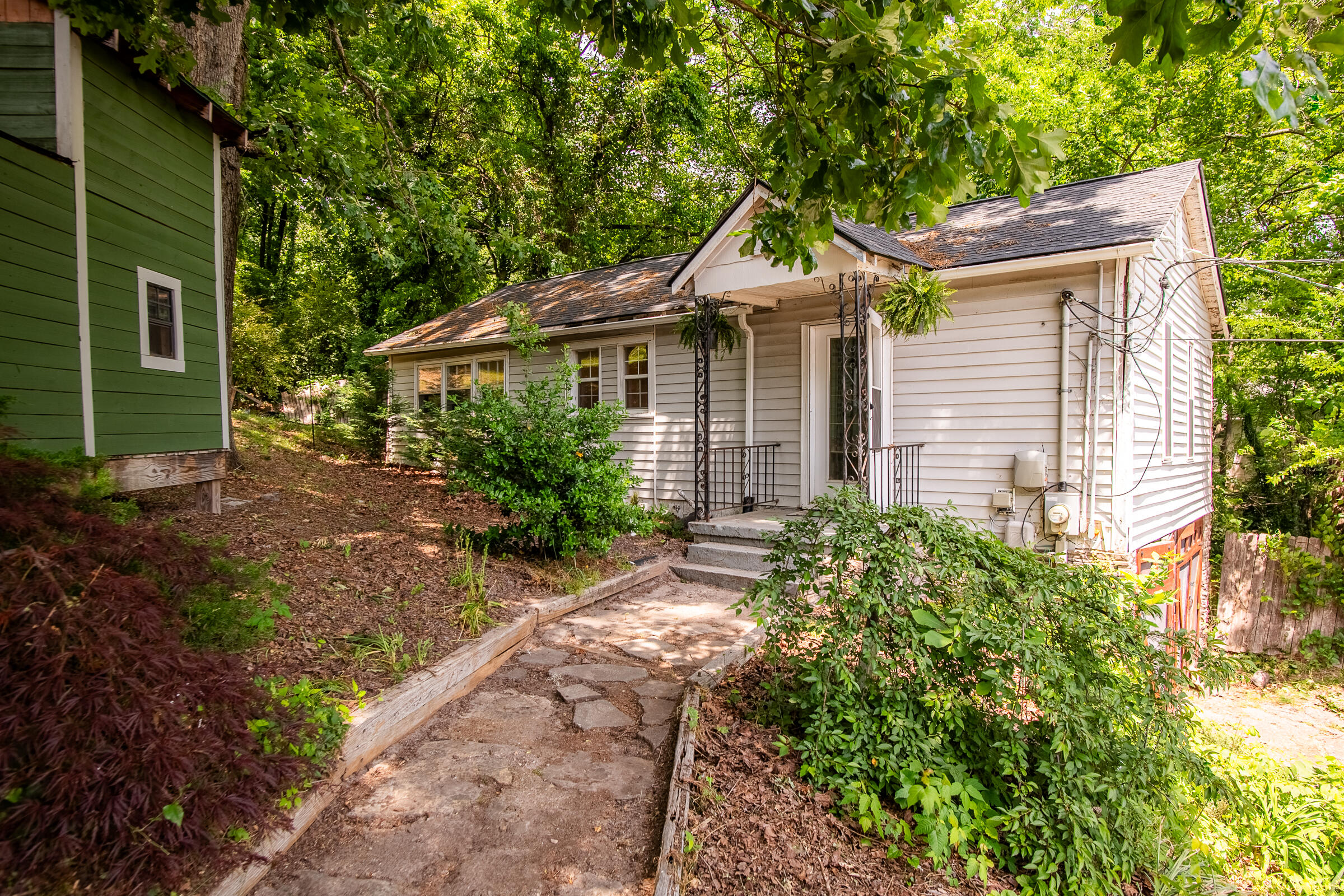 811 Poindexter Avenue