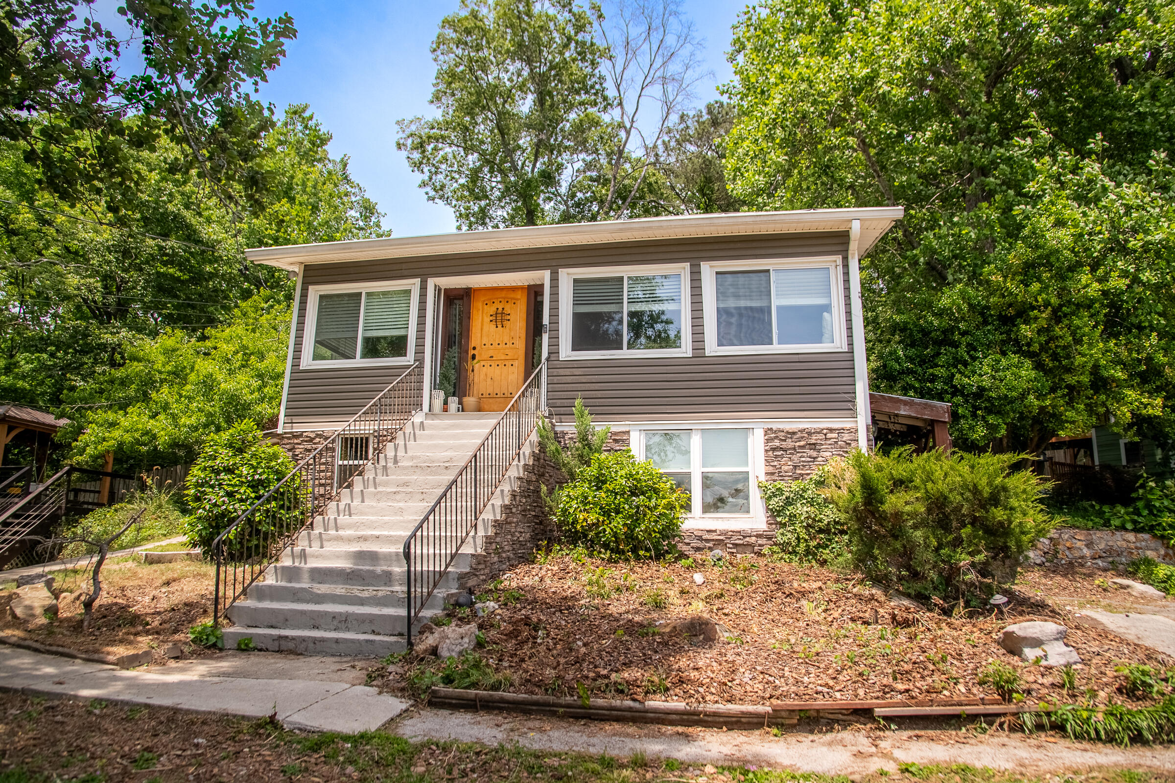 811 Poindexter Avenue
