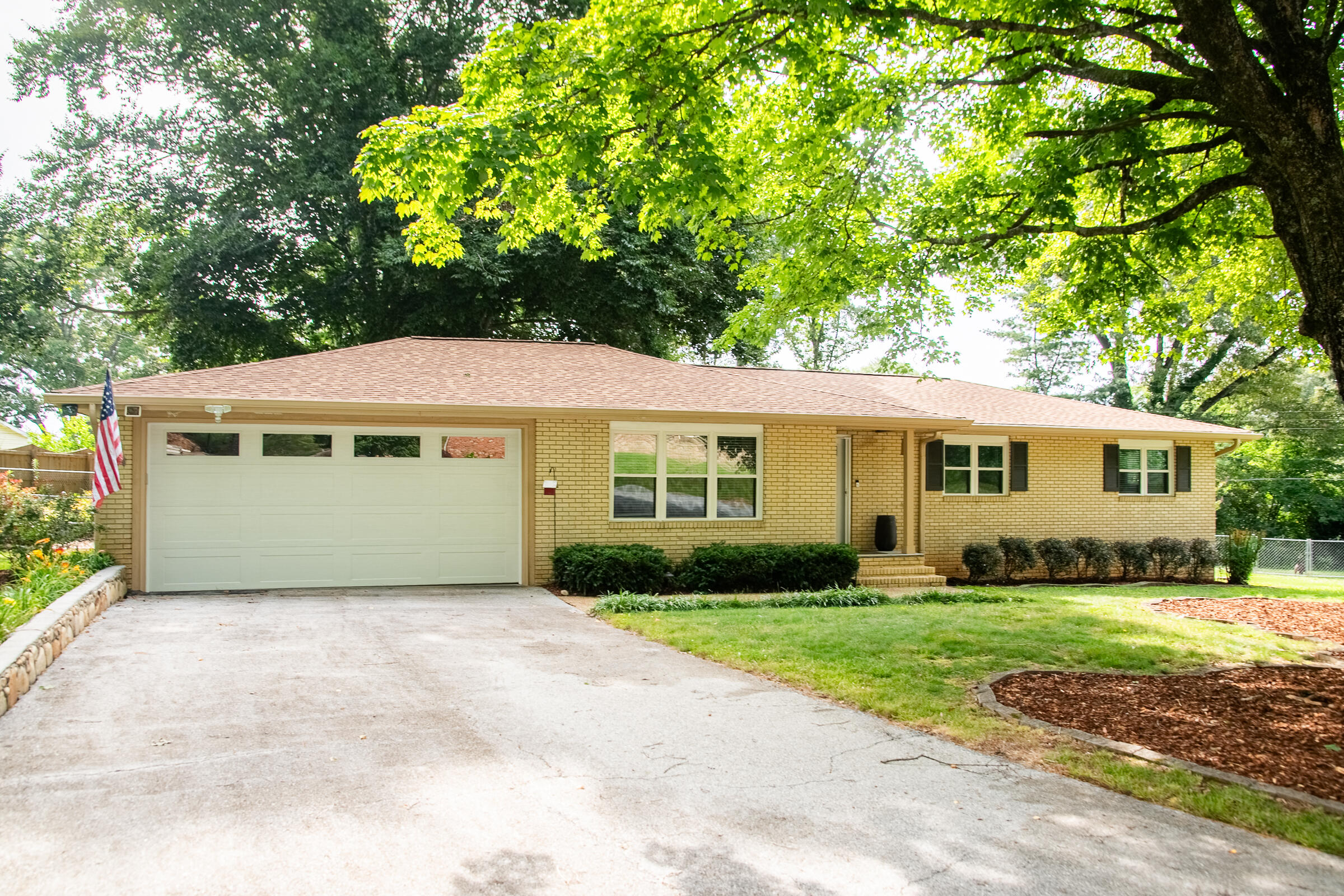 4633 Cloverdale Loop