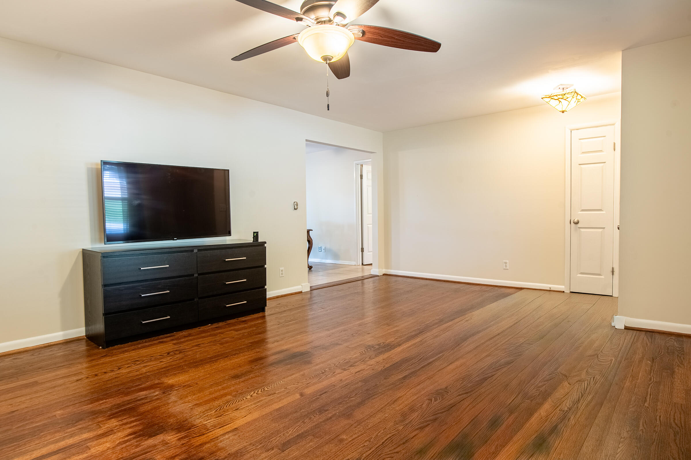 4633 Cloverdale Loop