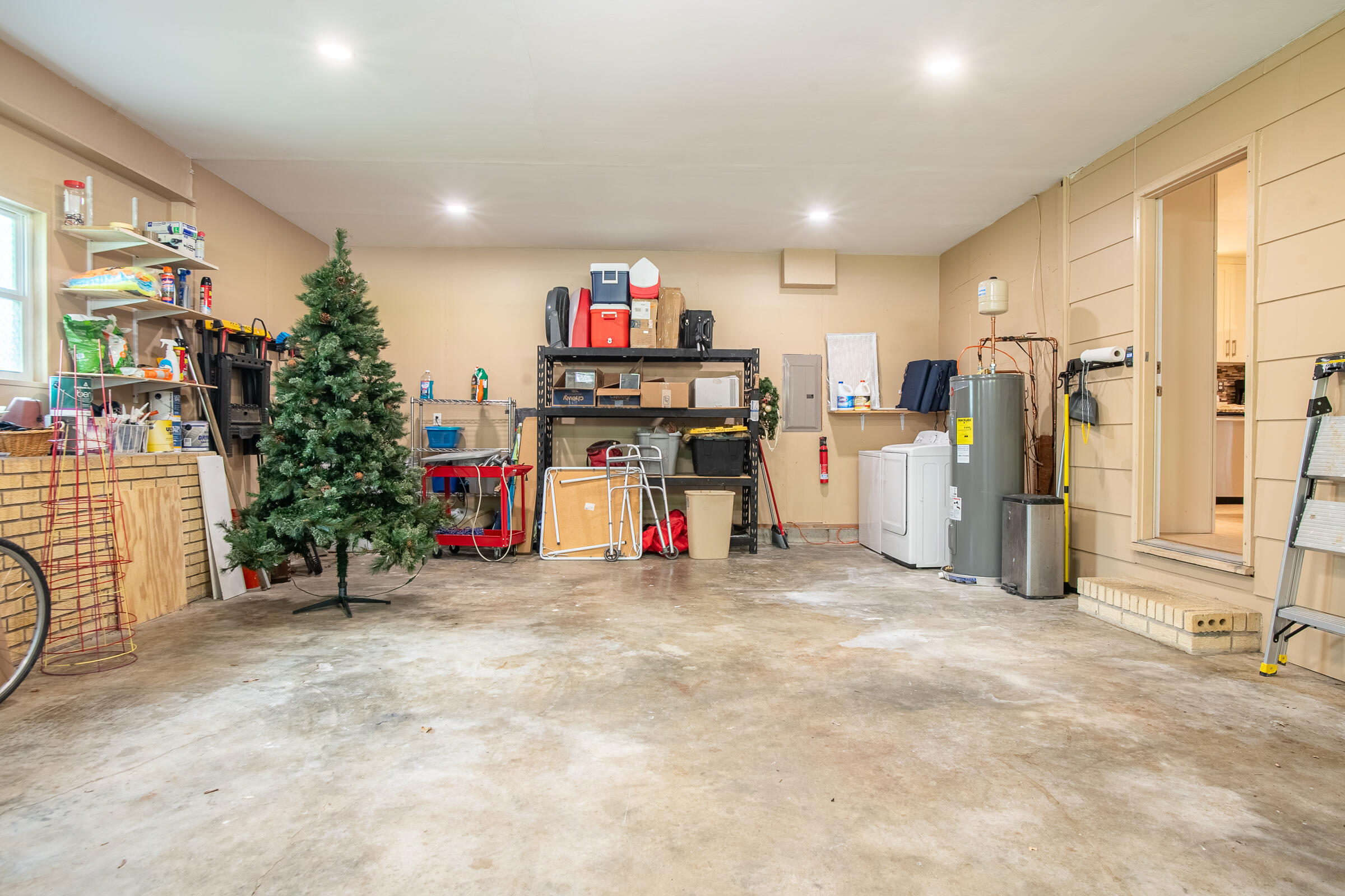 4633 Cloverdale Loop