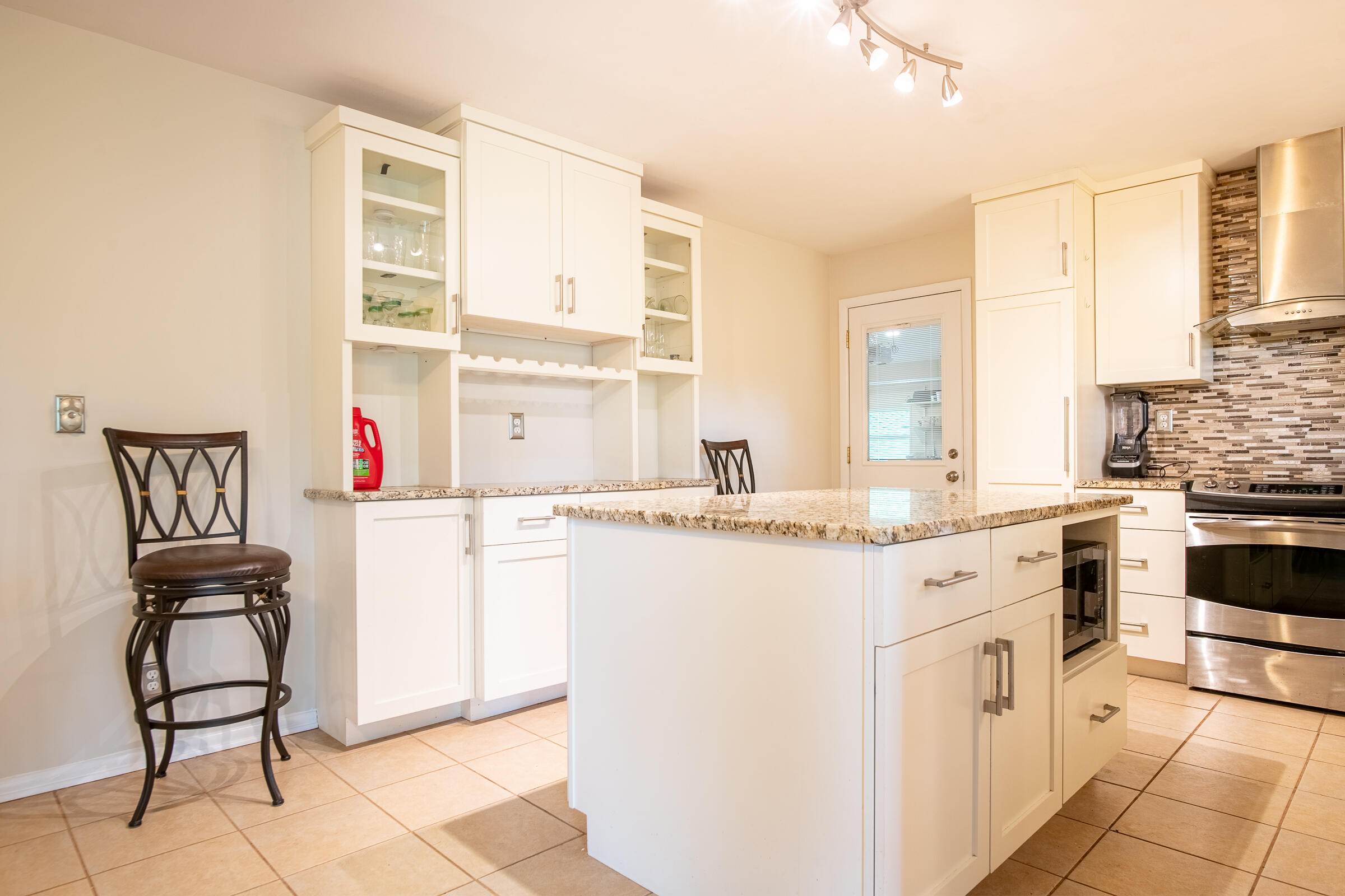 4633 Cloverdale Loop