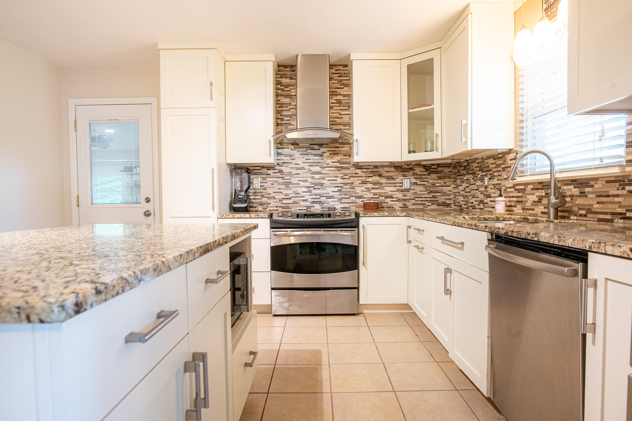 4633 Cloverdale Loop
