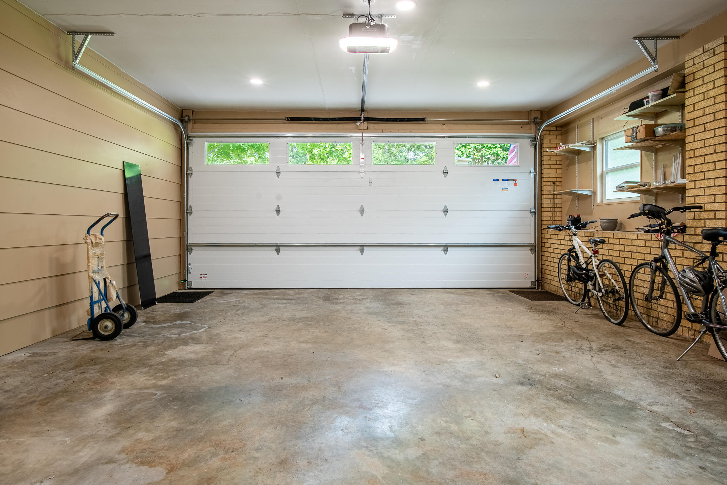 4633 Cloverdale Loop