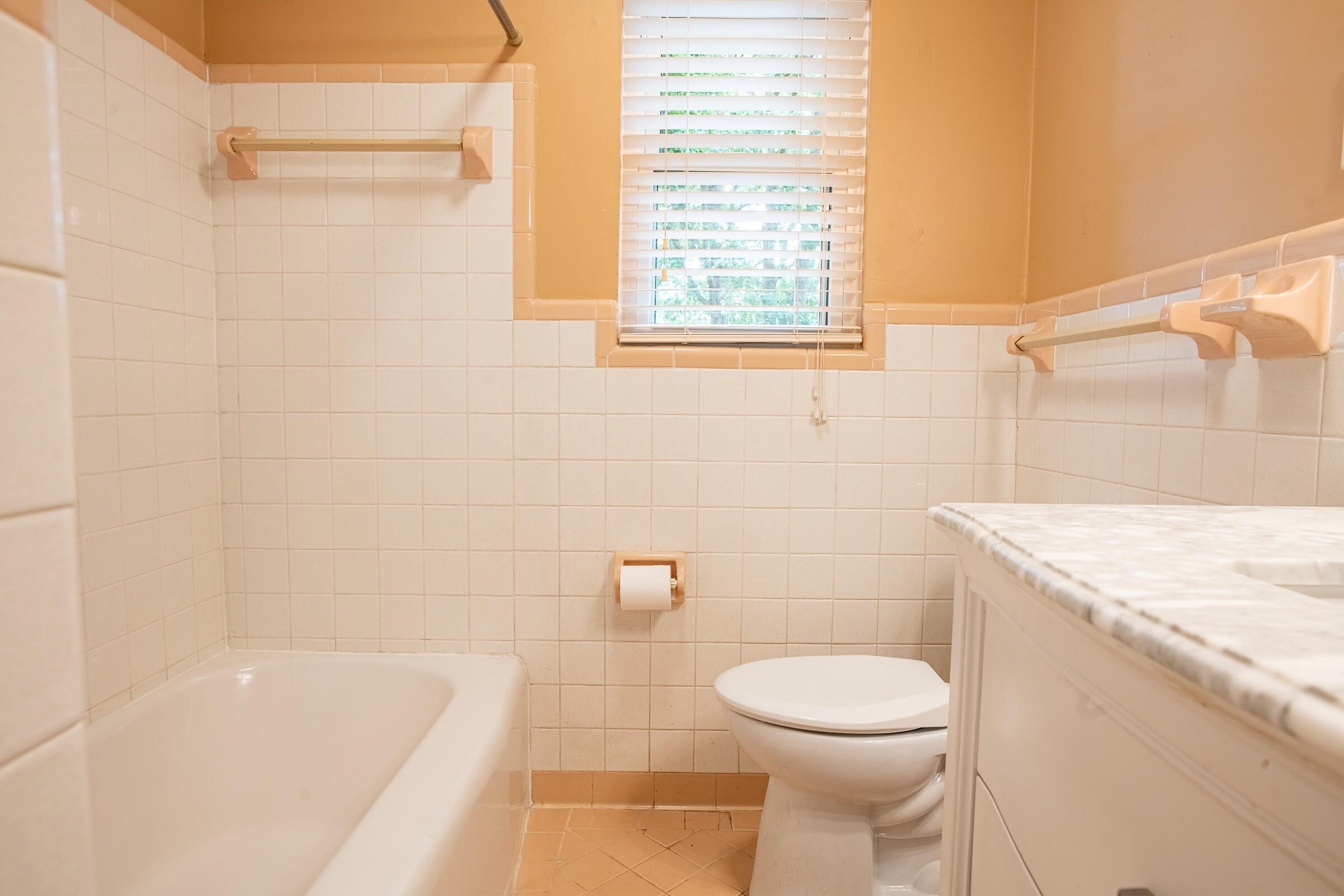 4633 Cloverdale Loop