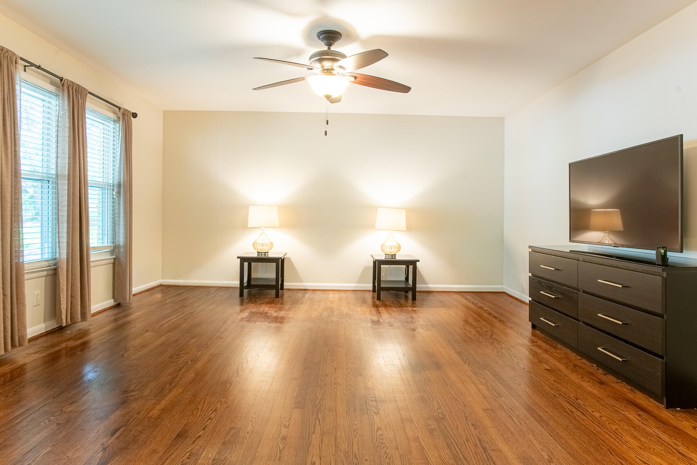 4633 Cloverdale Loop