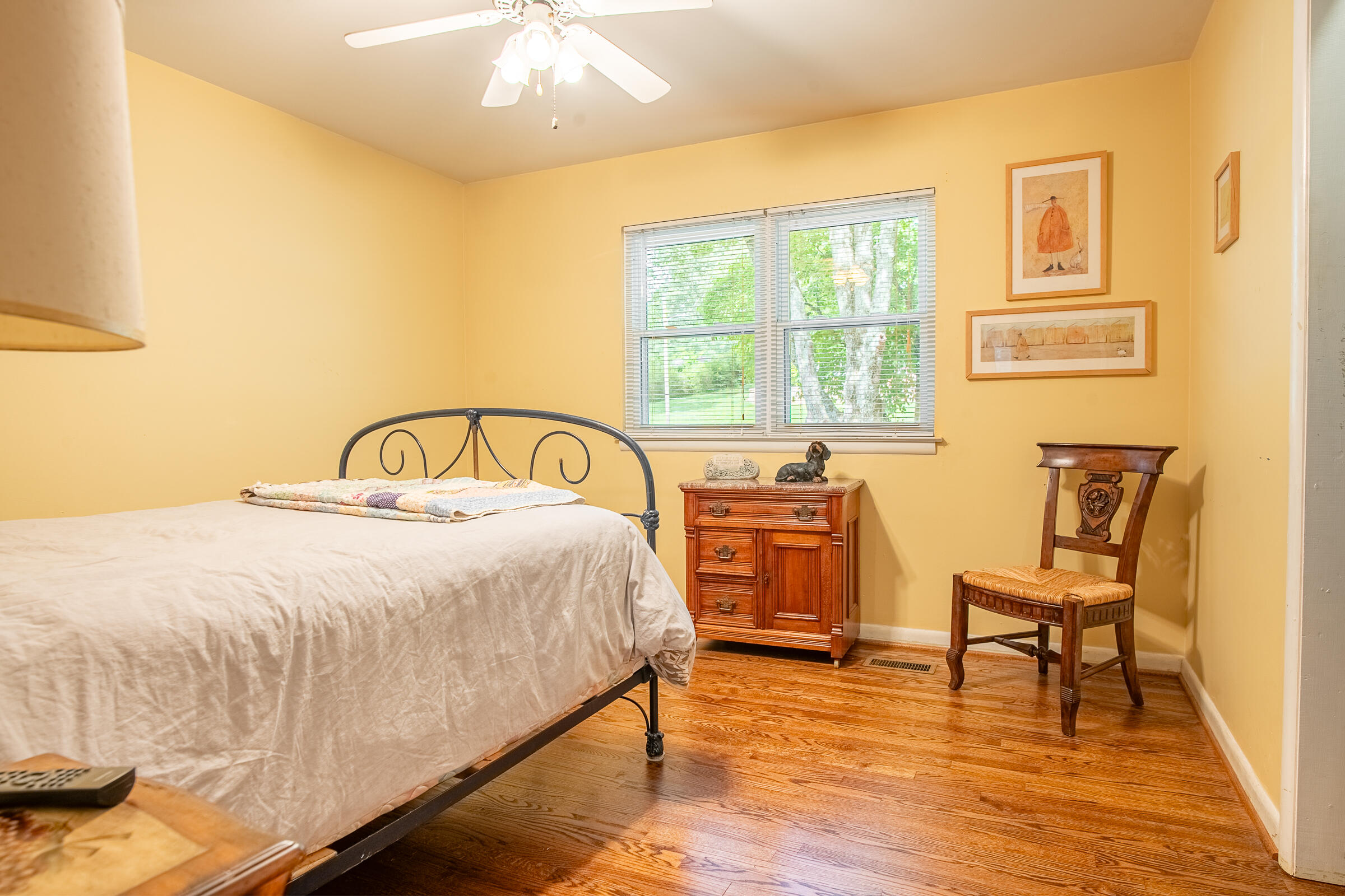 4633 Cloverdale Loop