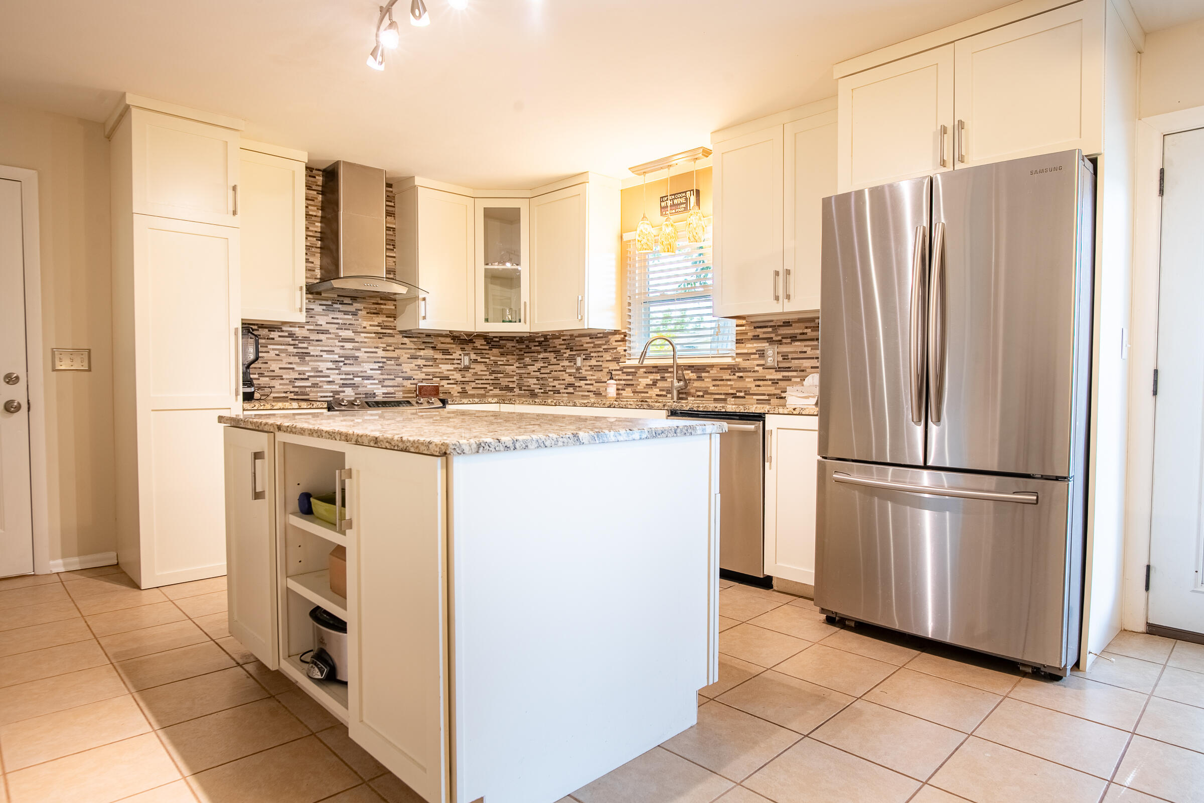 4633 Cloverdale Loop