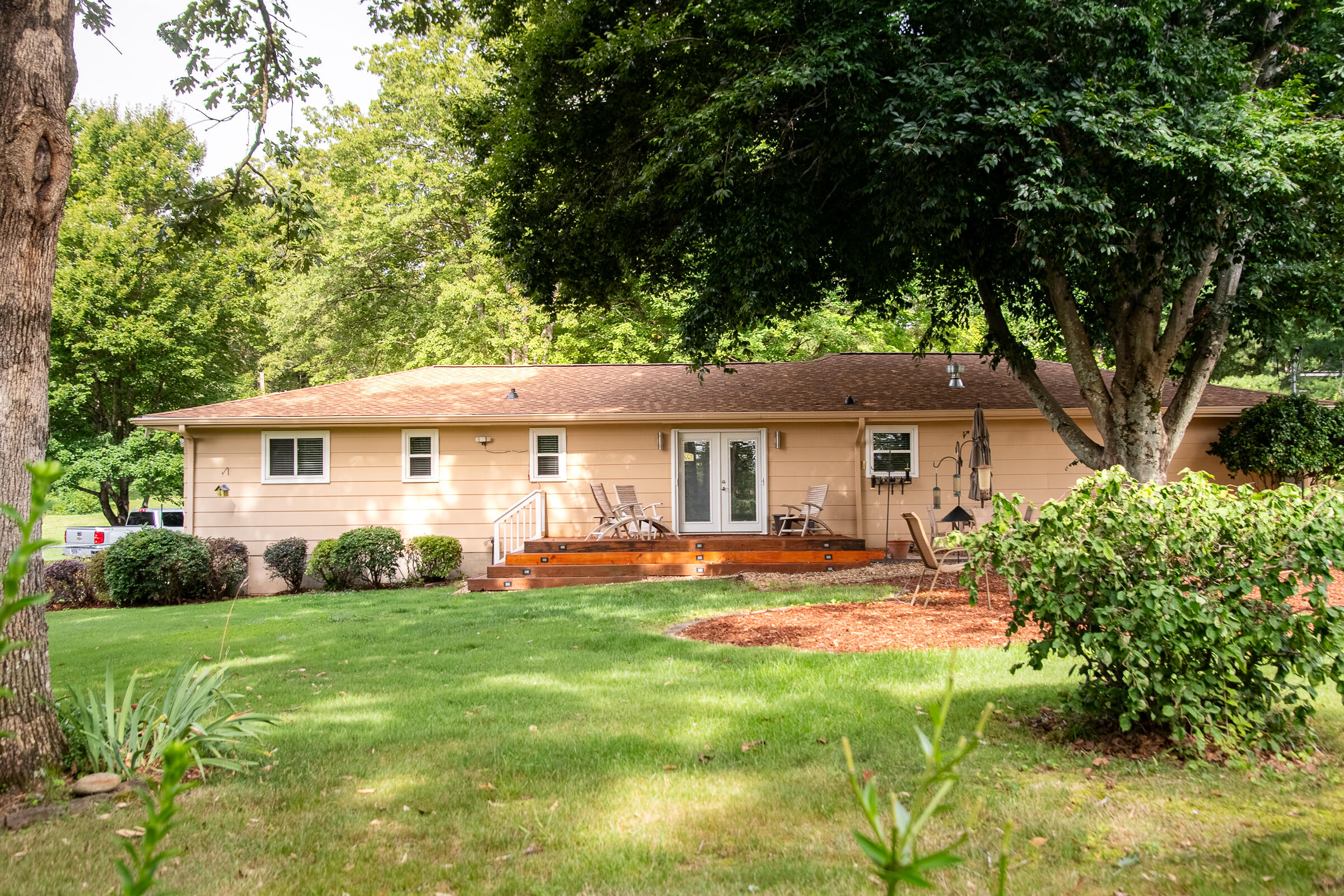 4633 Cloverdale Loop