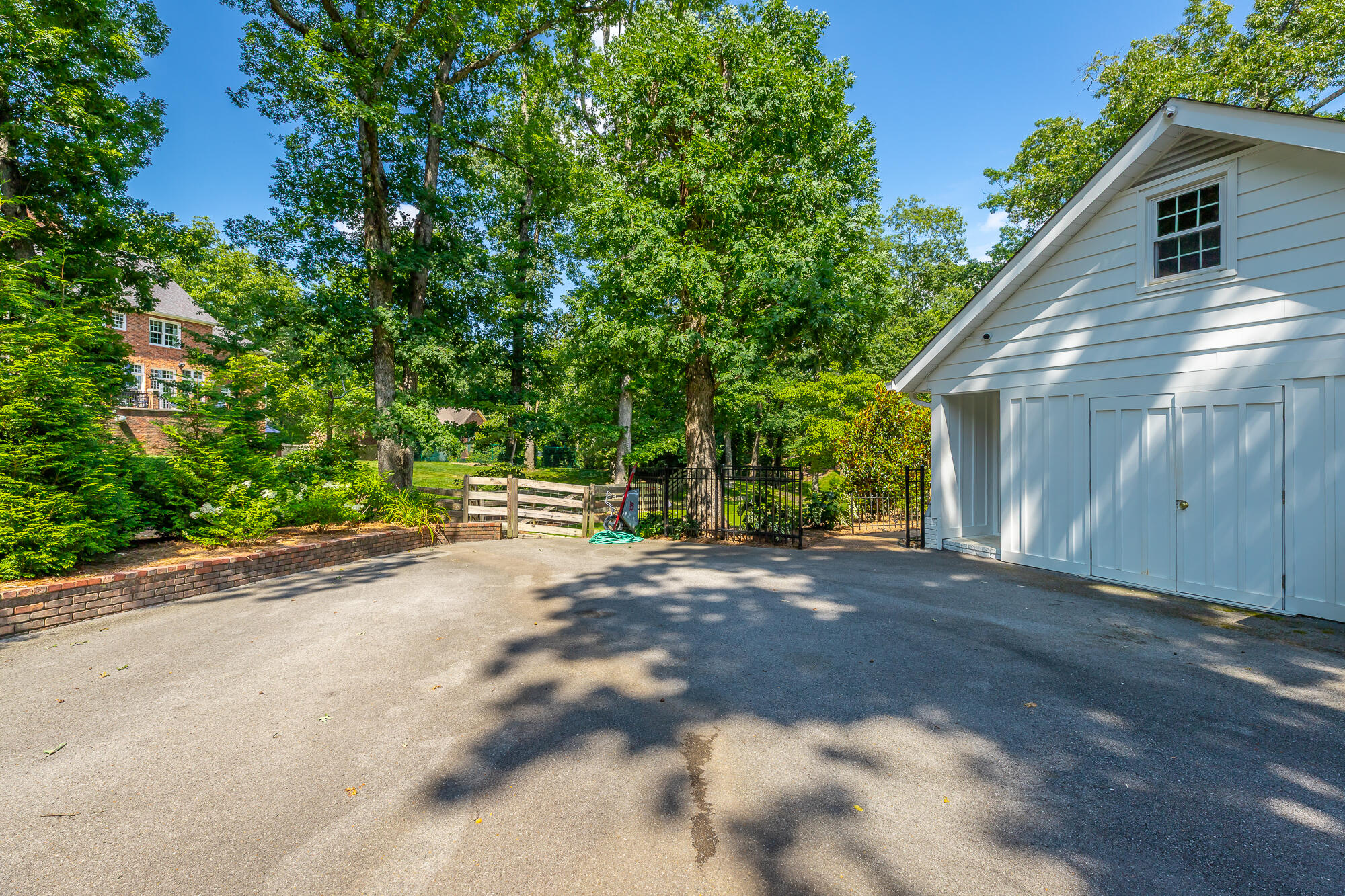 73 W Bartram Road