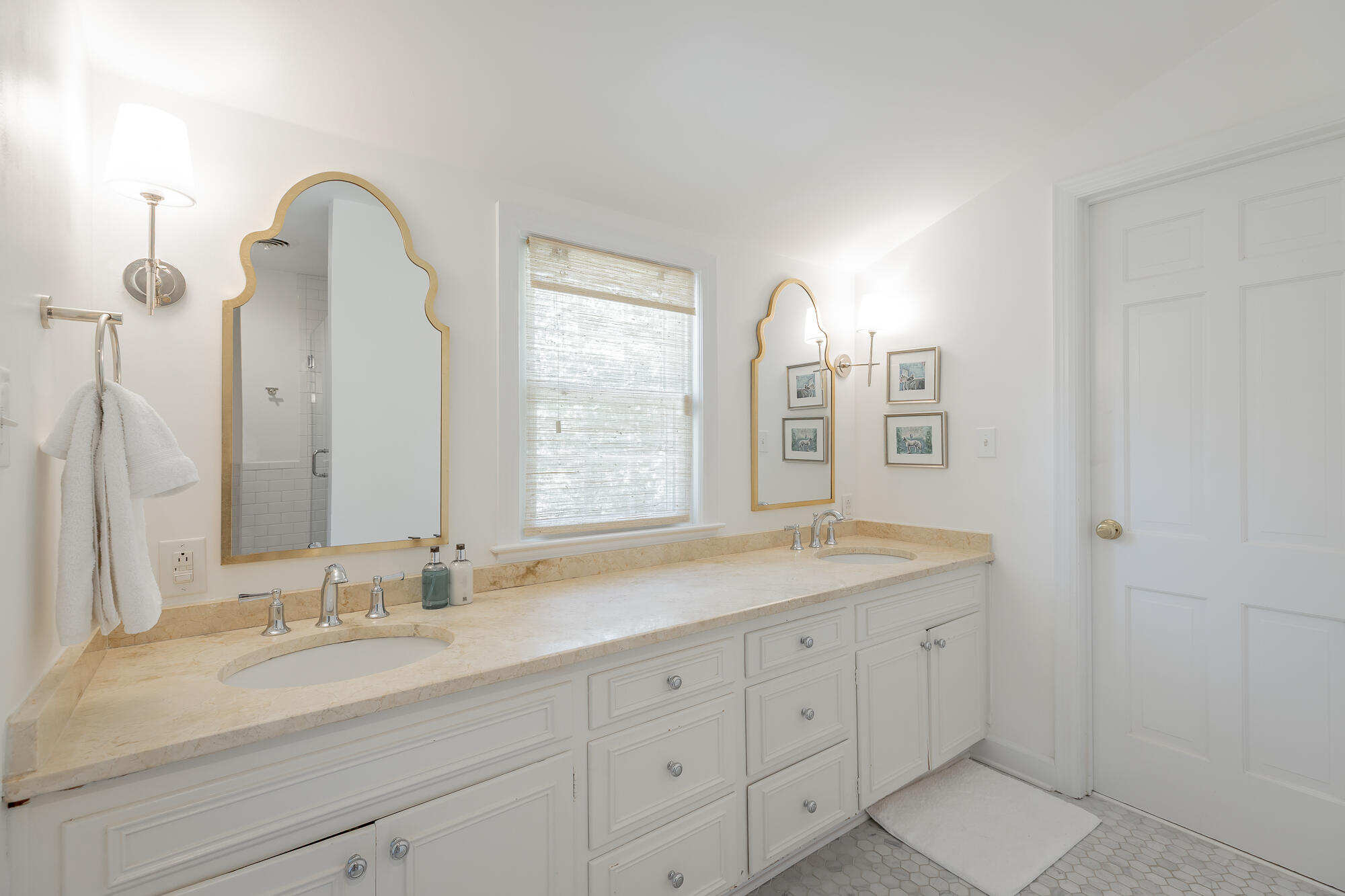 73 W Bartram Road