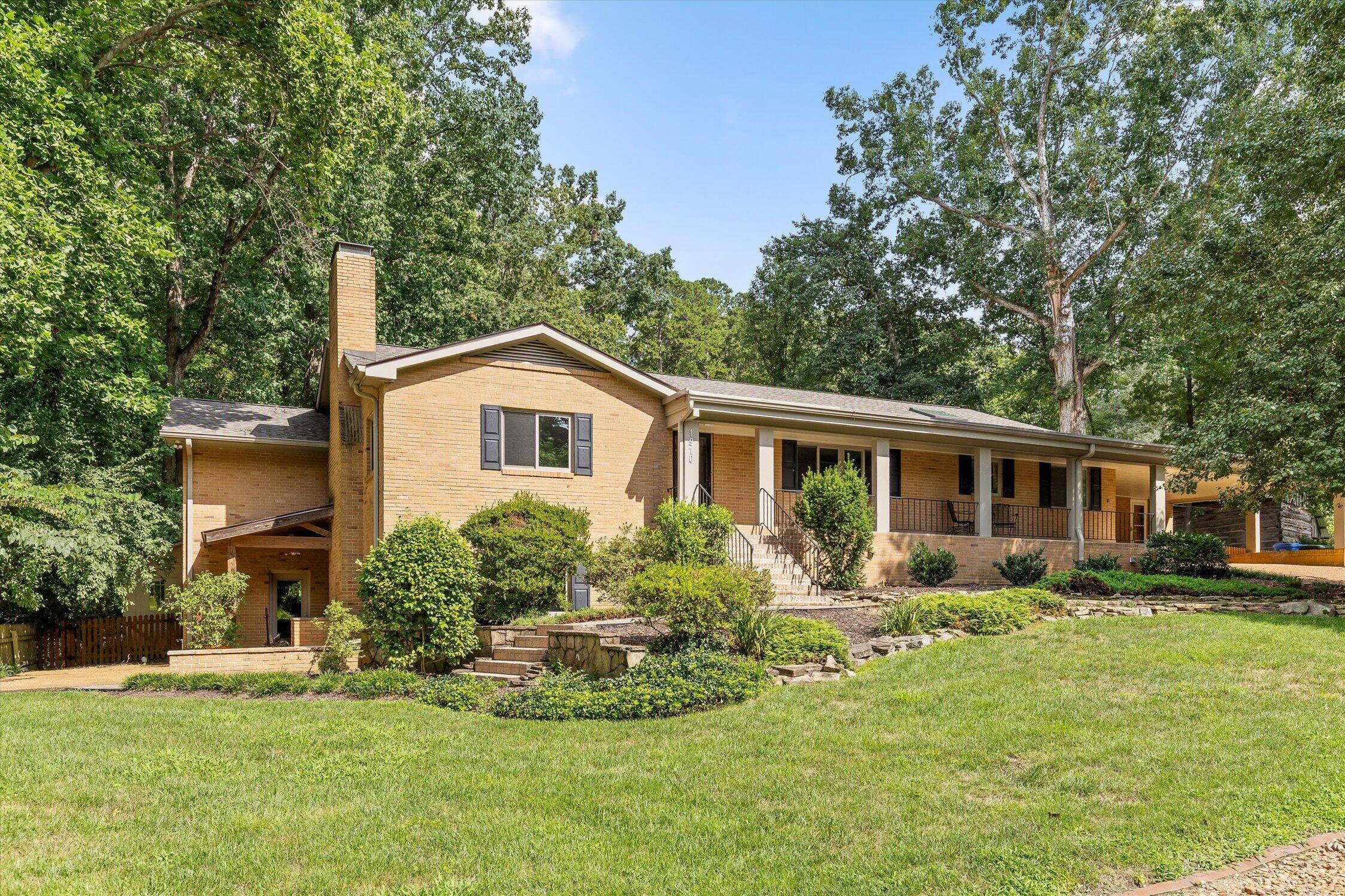 1910 Mcdade Lane