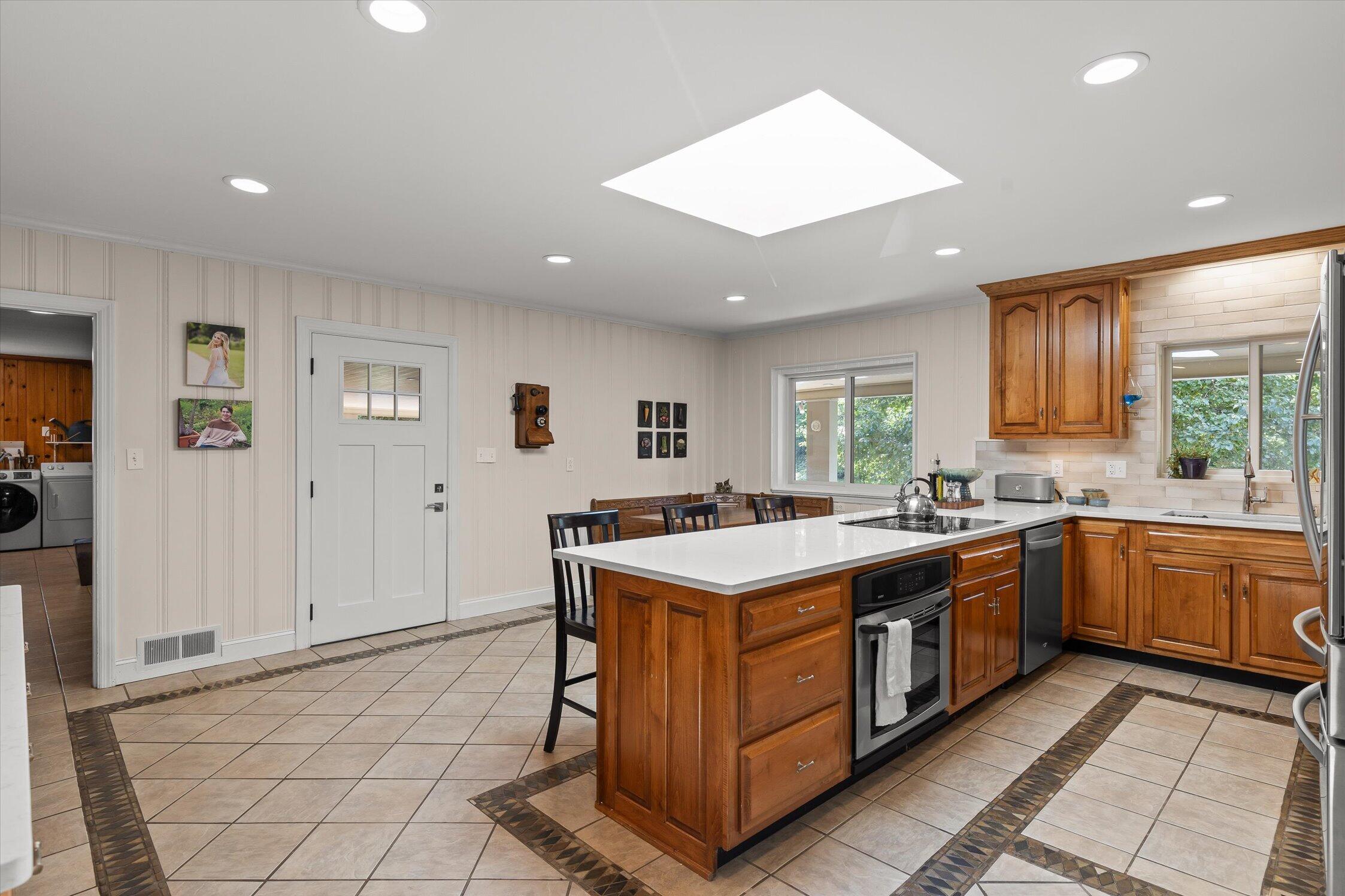 1910 Mcdade Lane