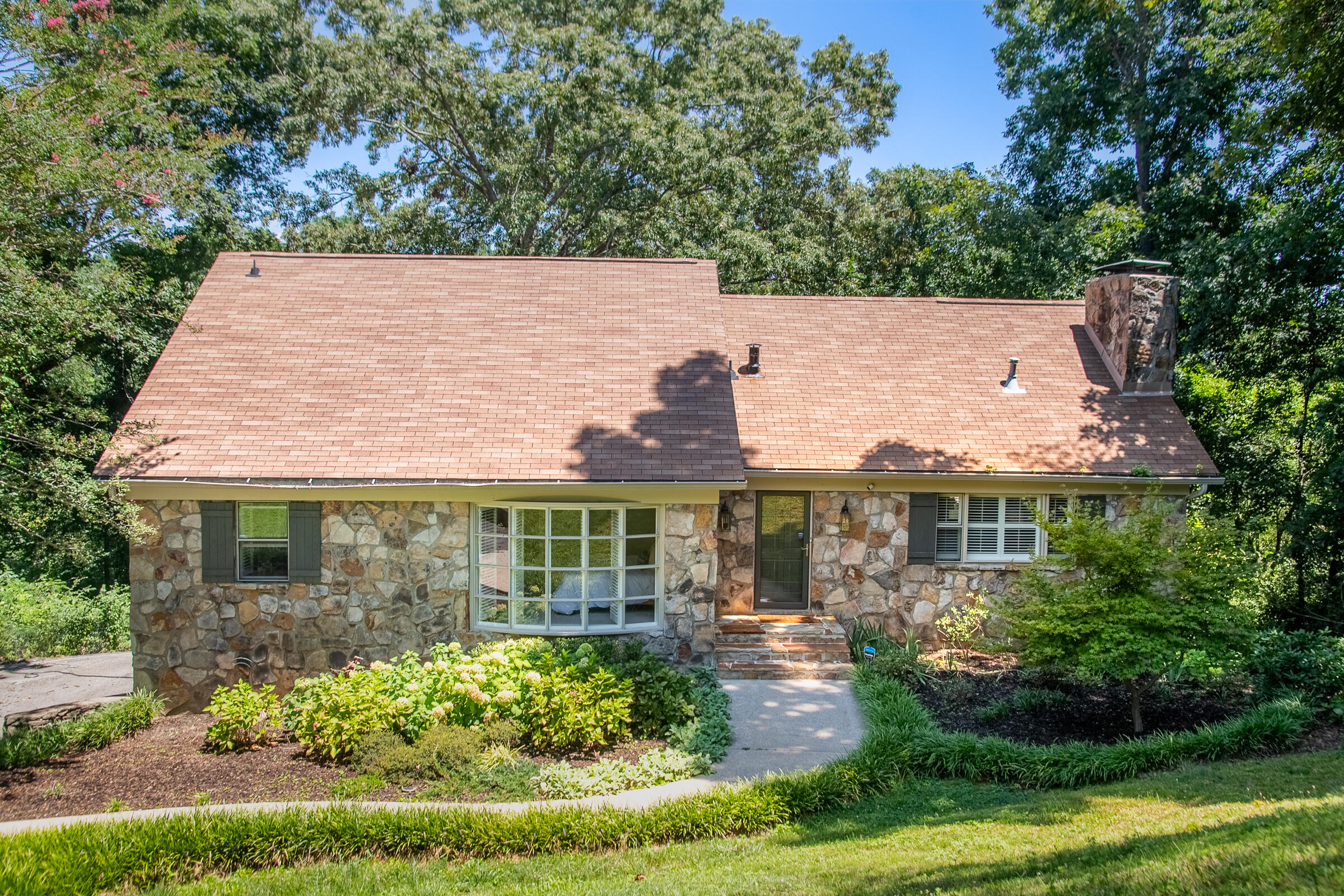 1107 River Hills Drive