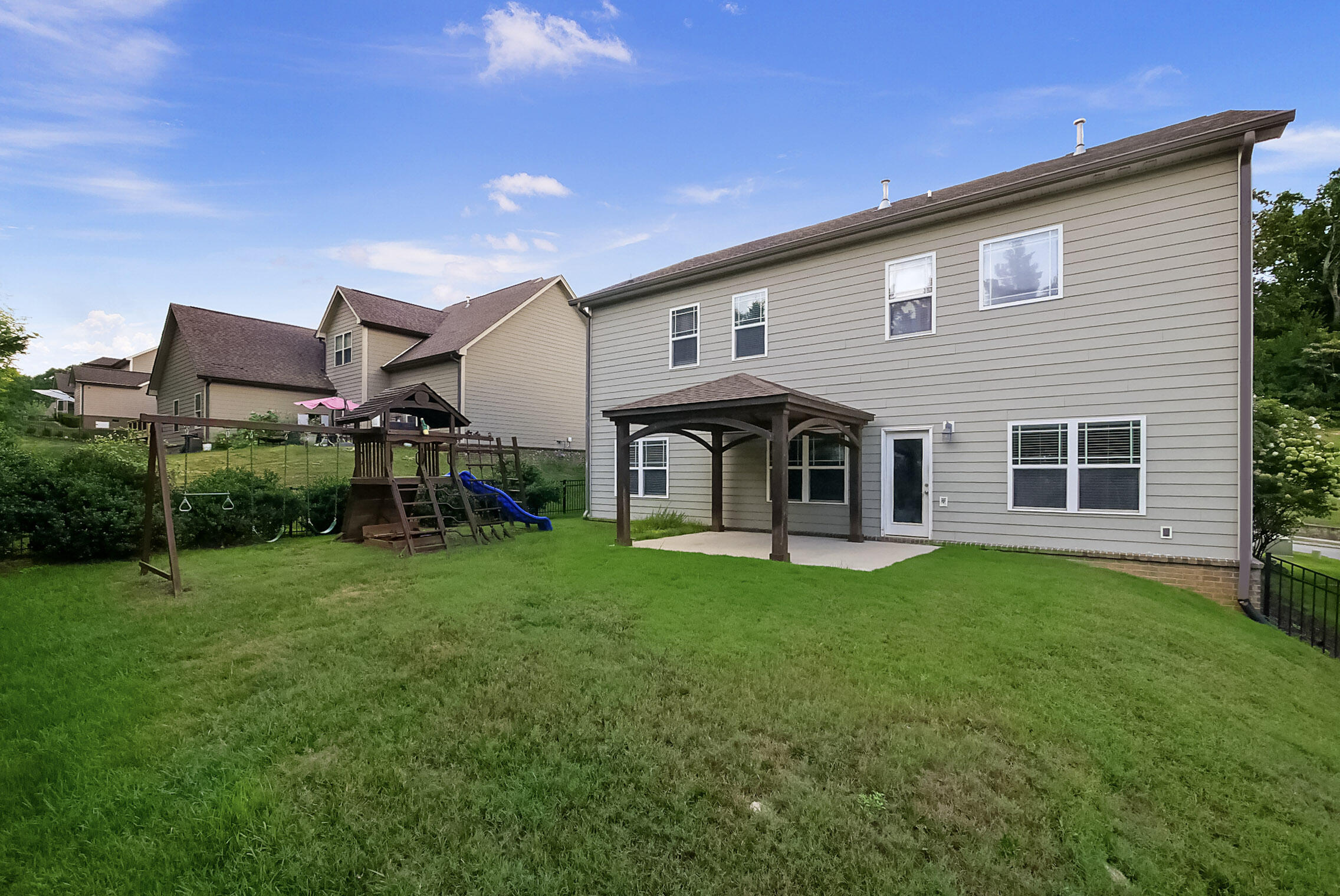1276 Bridgeview Drive