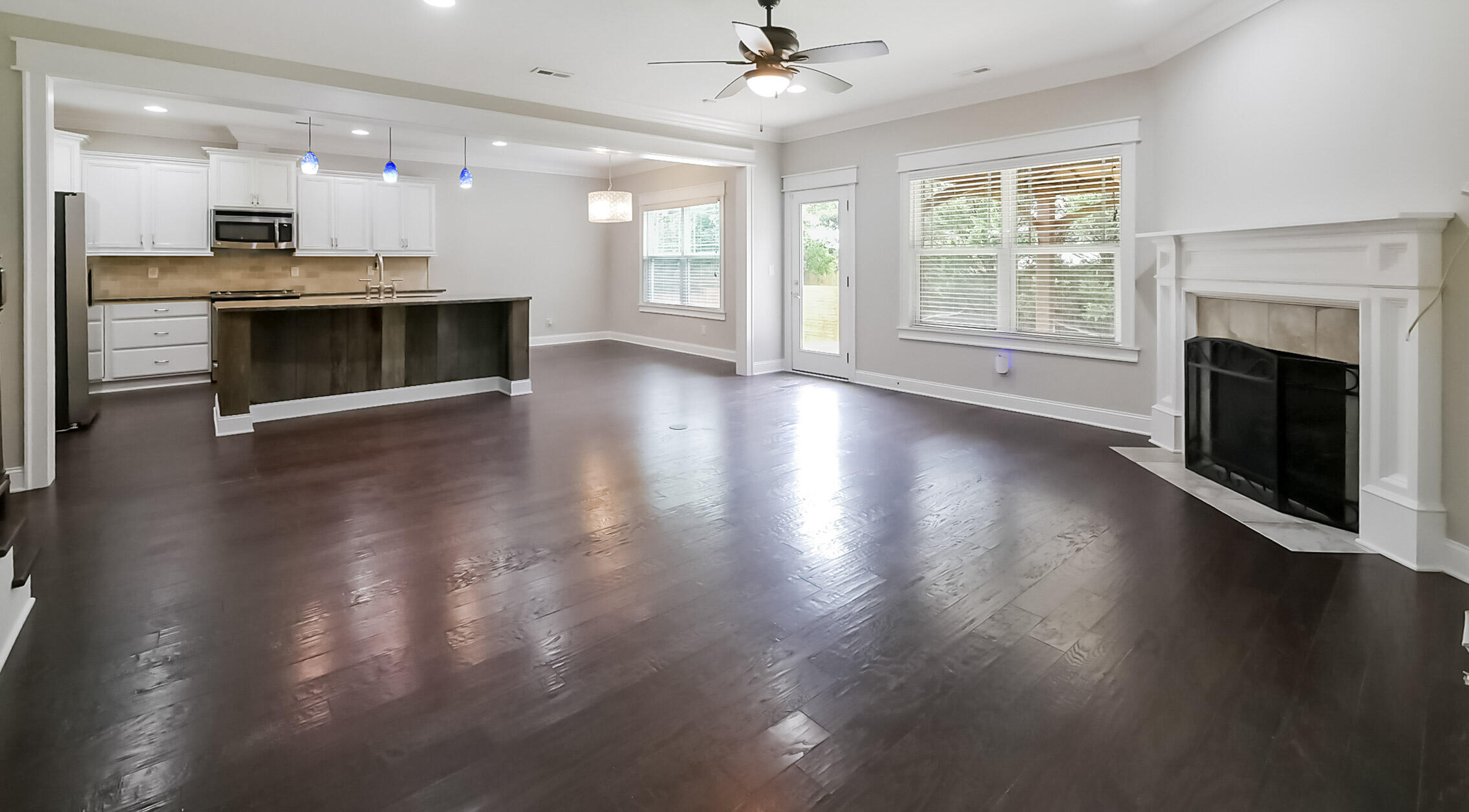 1276 Bridgeview Drive
