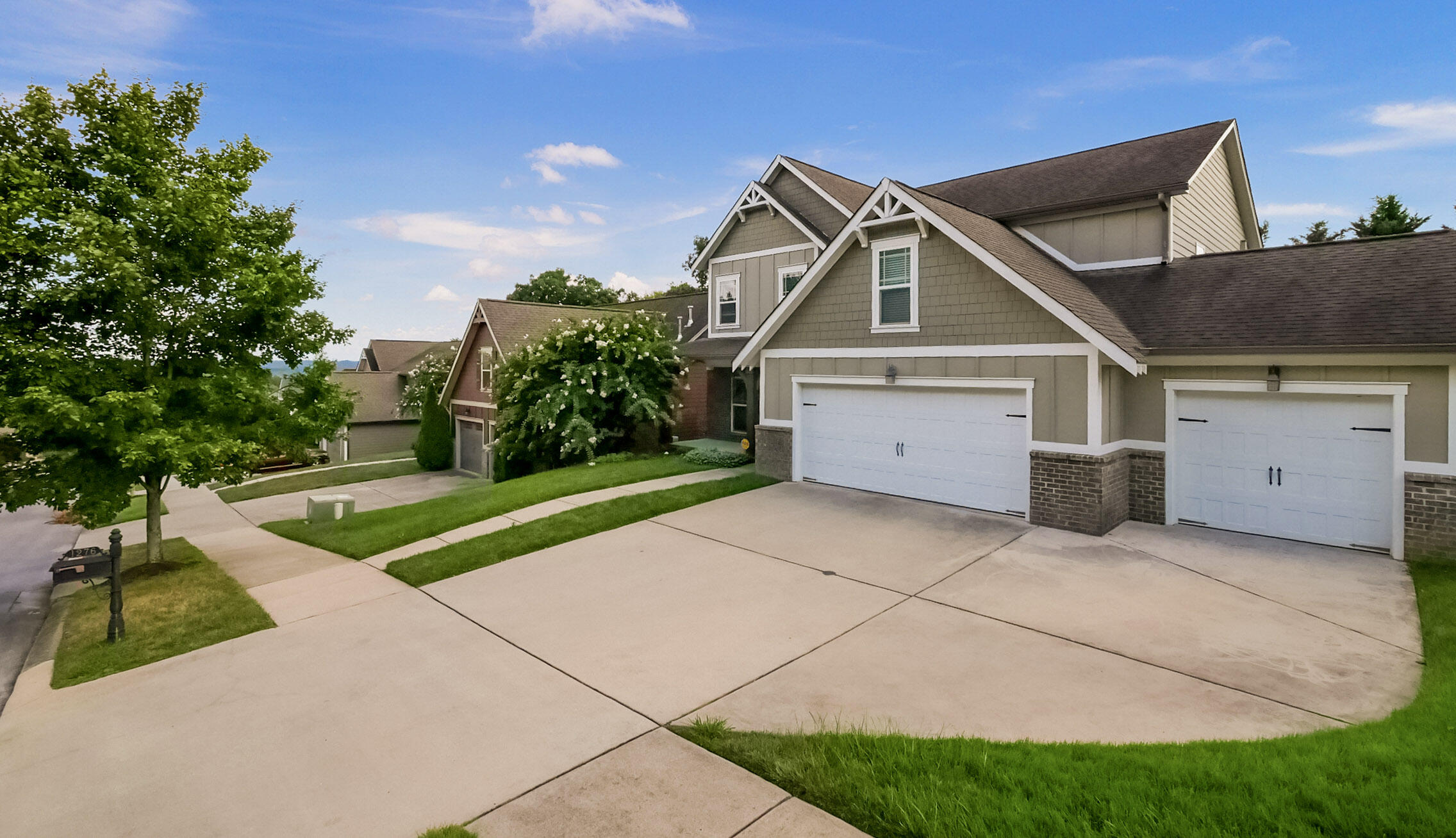 1276 Bridgeview Drive