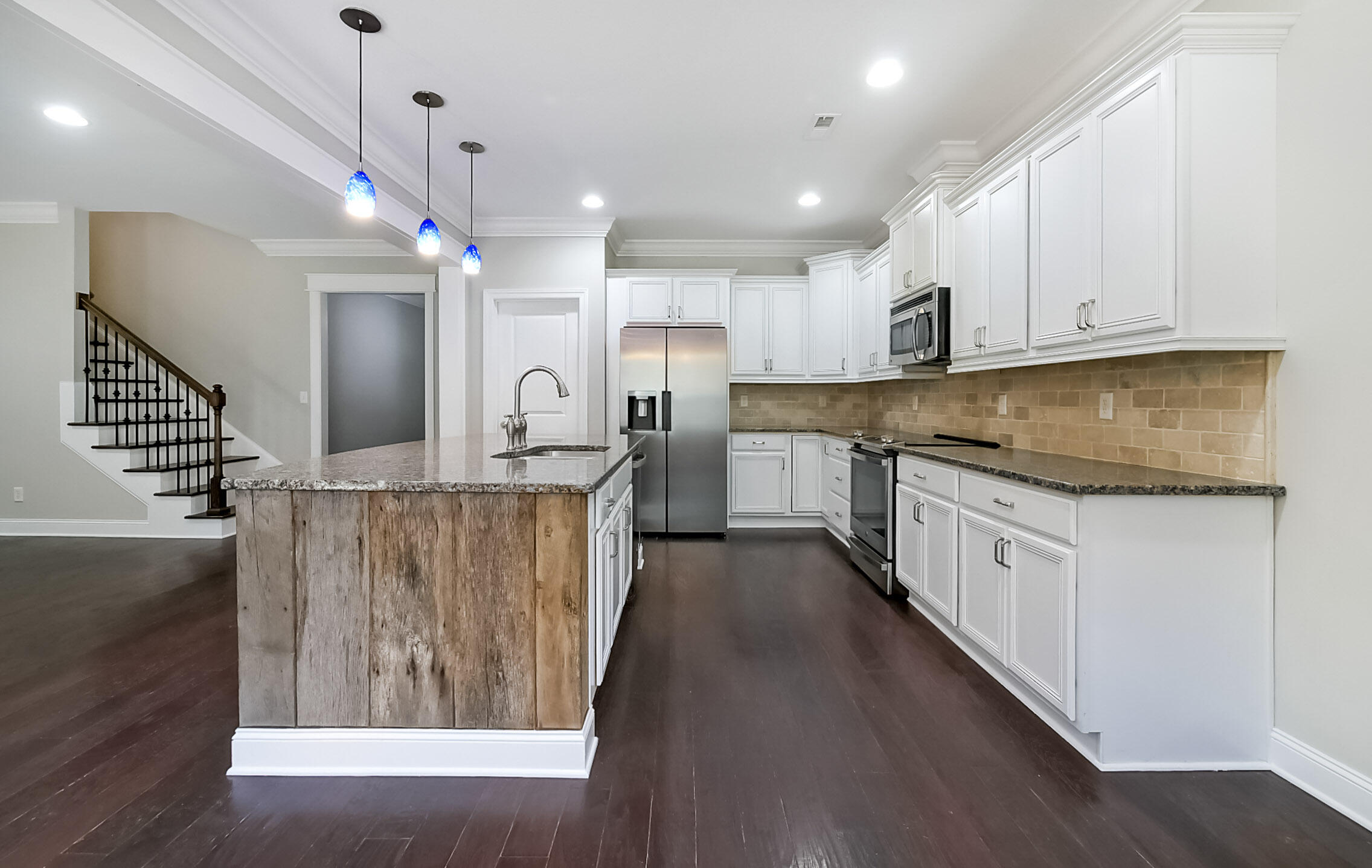 1276 Bridgeview Drive