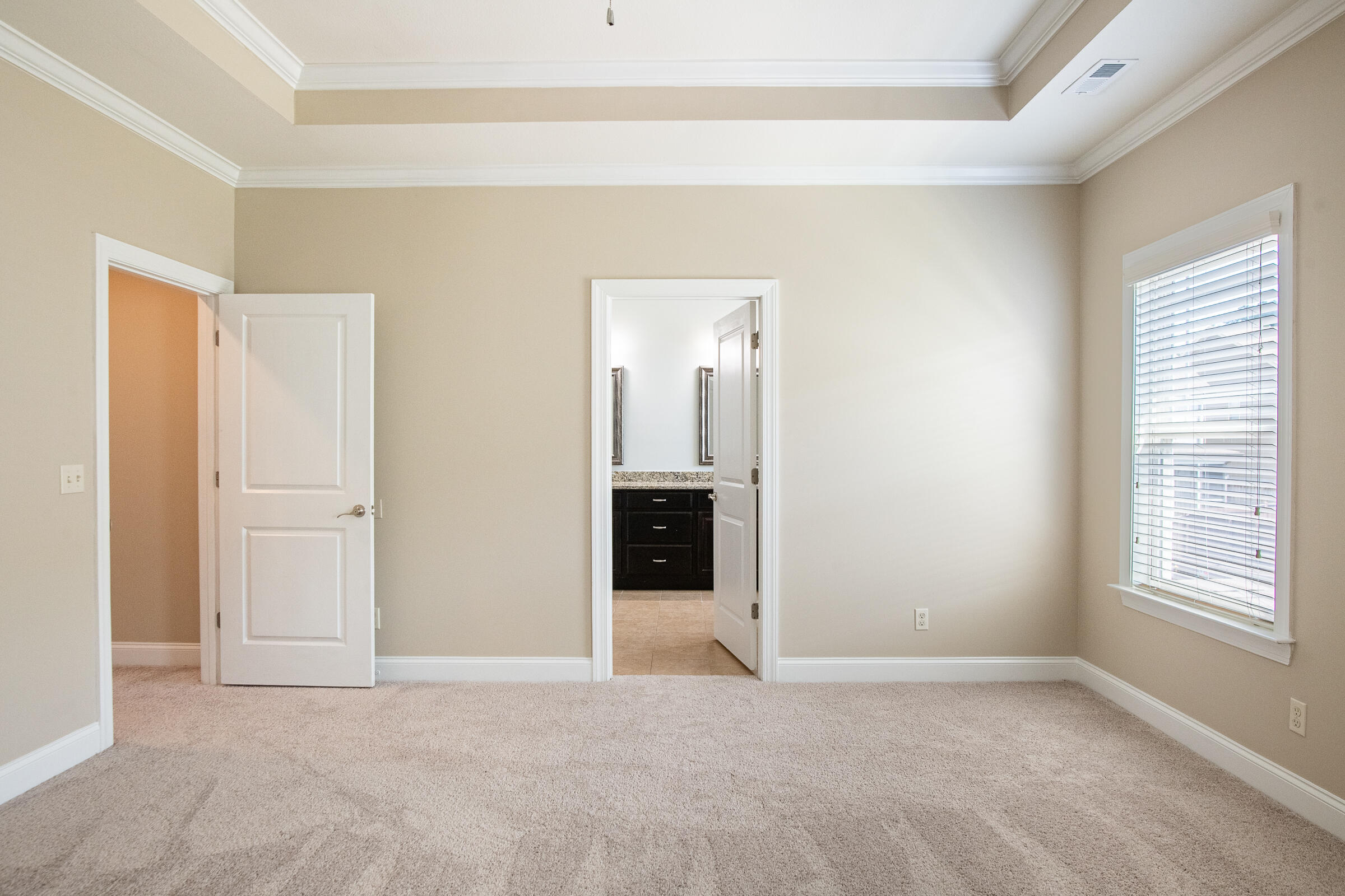 5644 Bungalow Circle