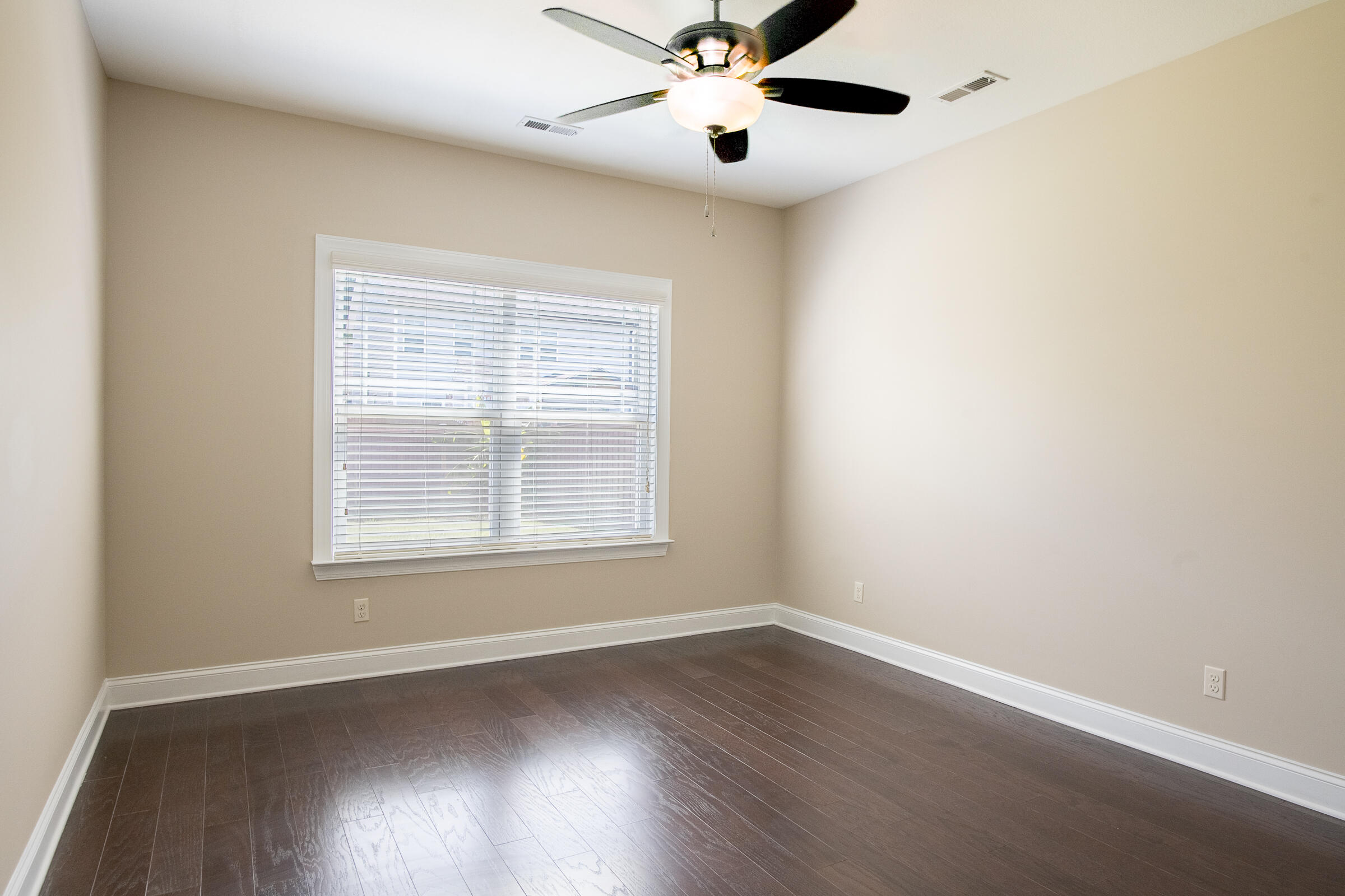 5644 Bungalow Circle