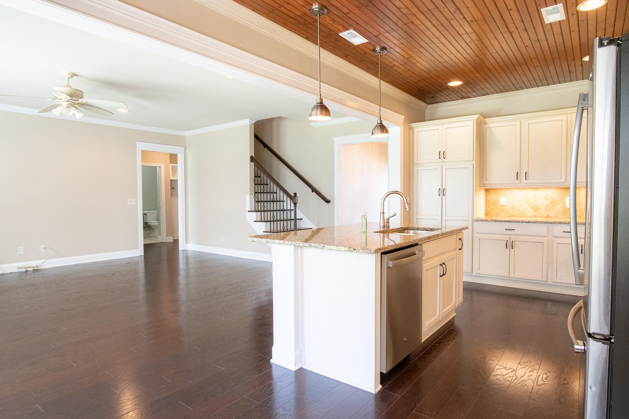 5644 Bungalow Circle
