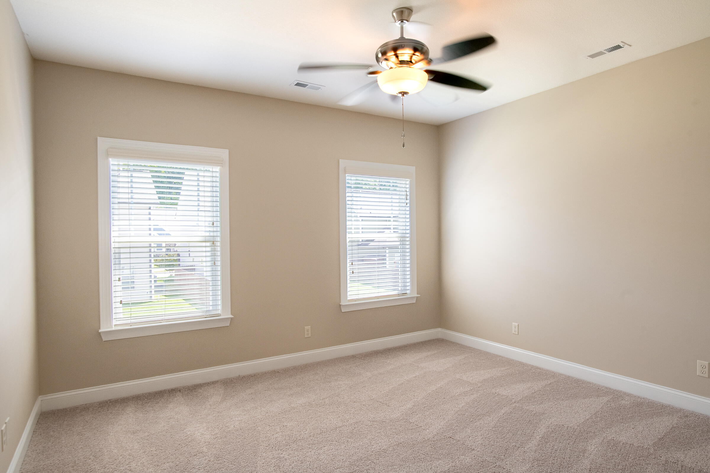 5644 Bungalow Circle