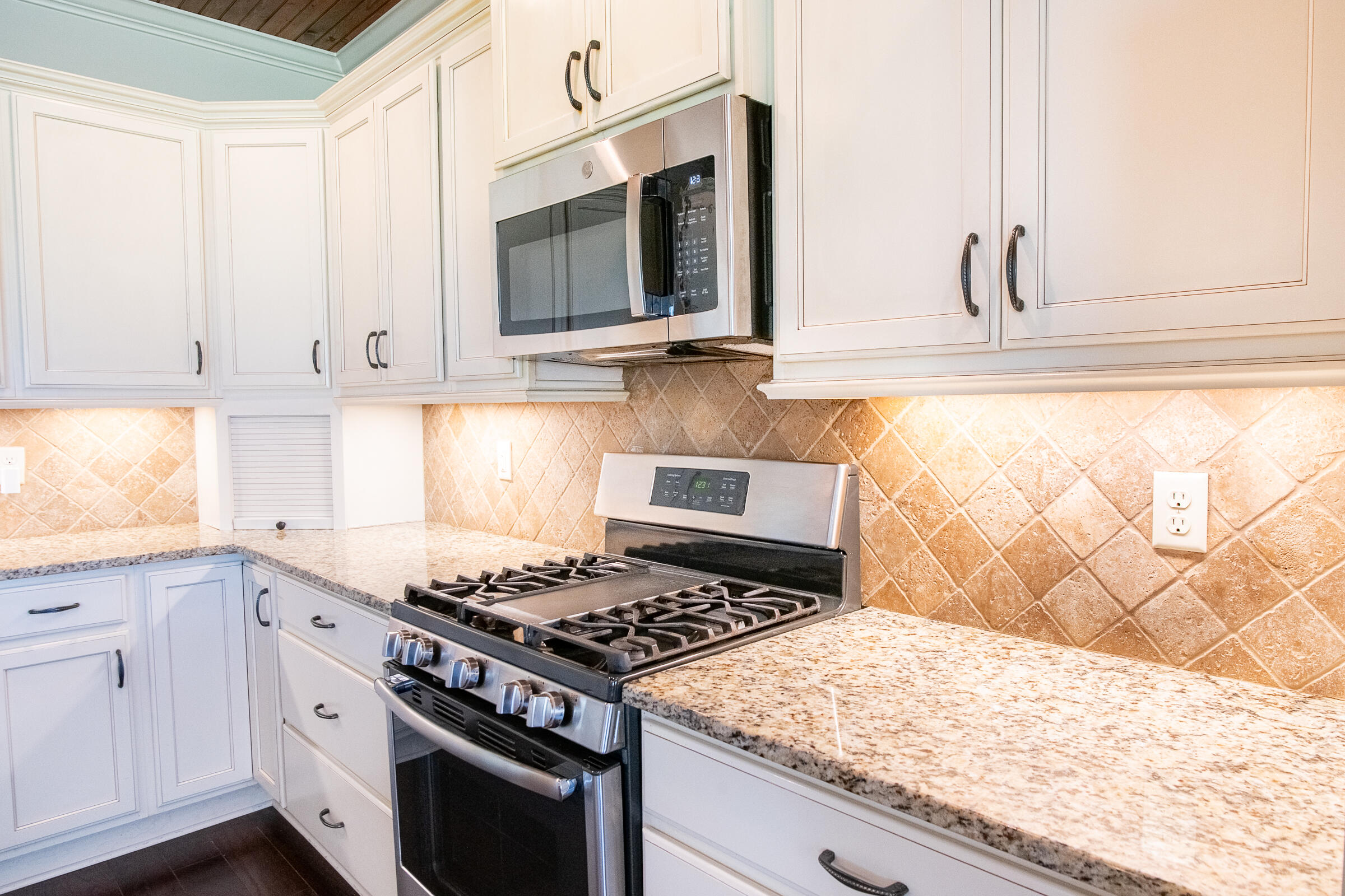 5644 Bungalow Circle