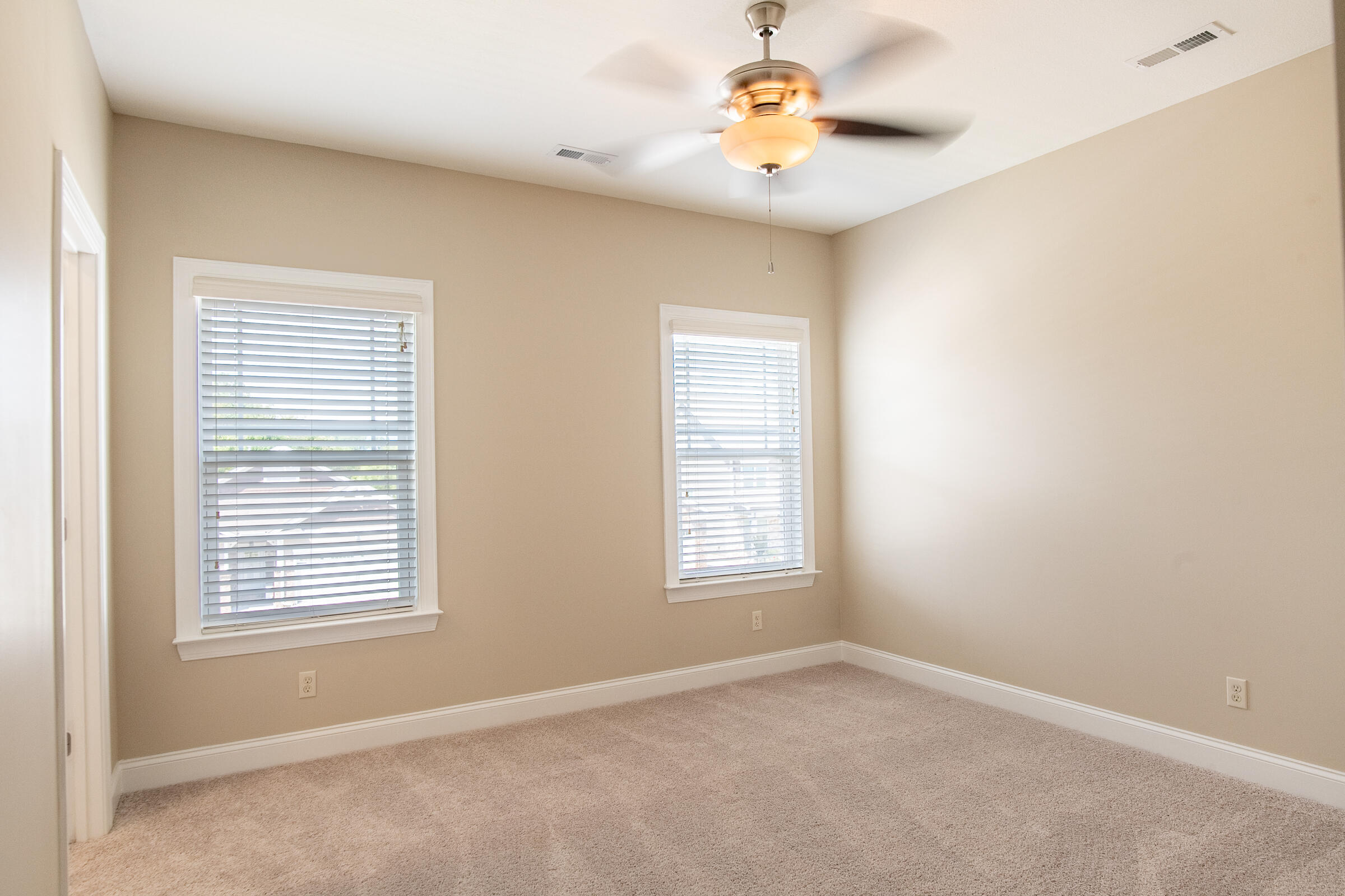 5644 Bungalow Circle