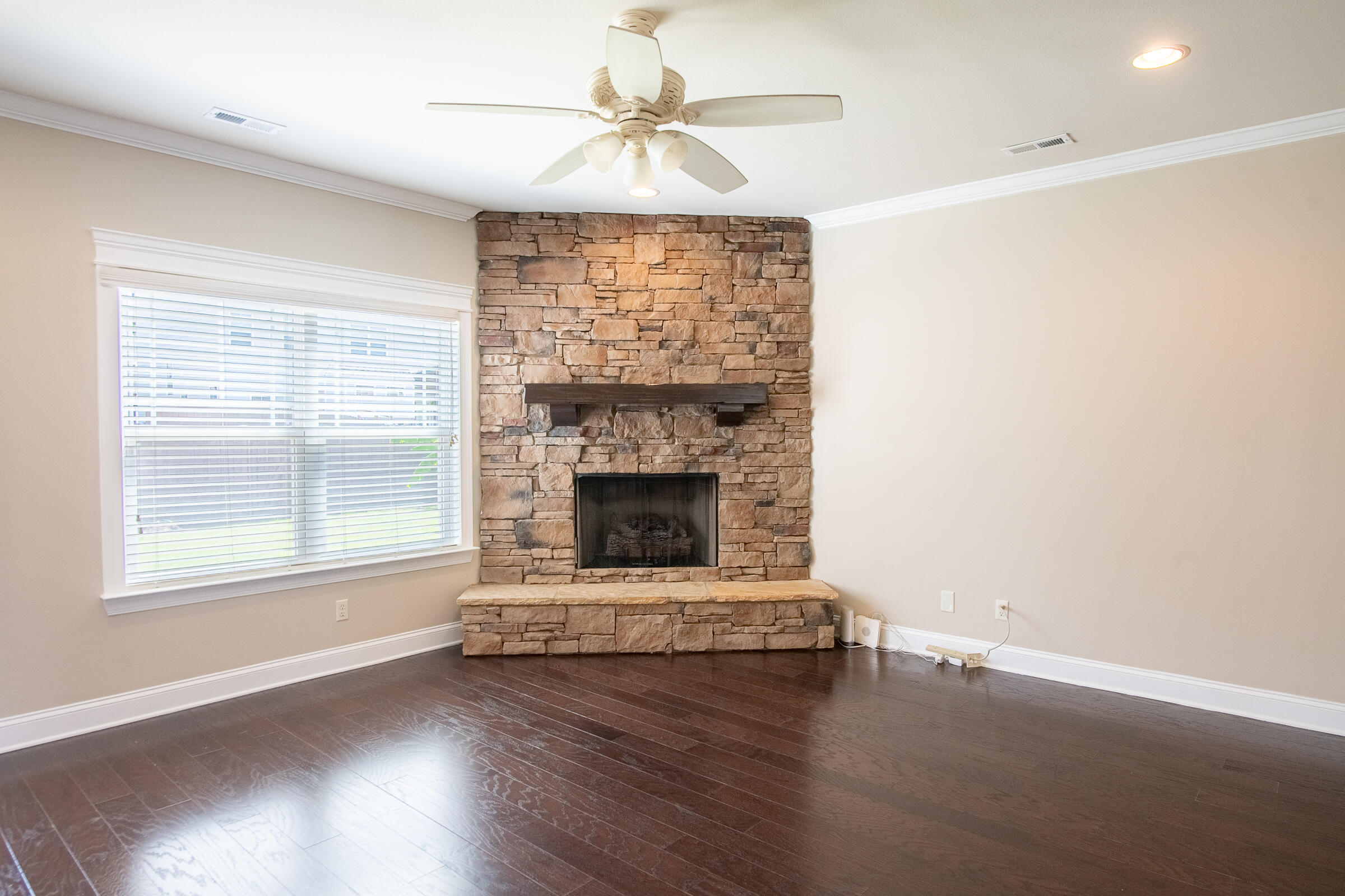 5644 Bungalow Circle