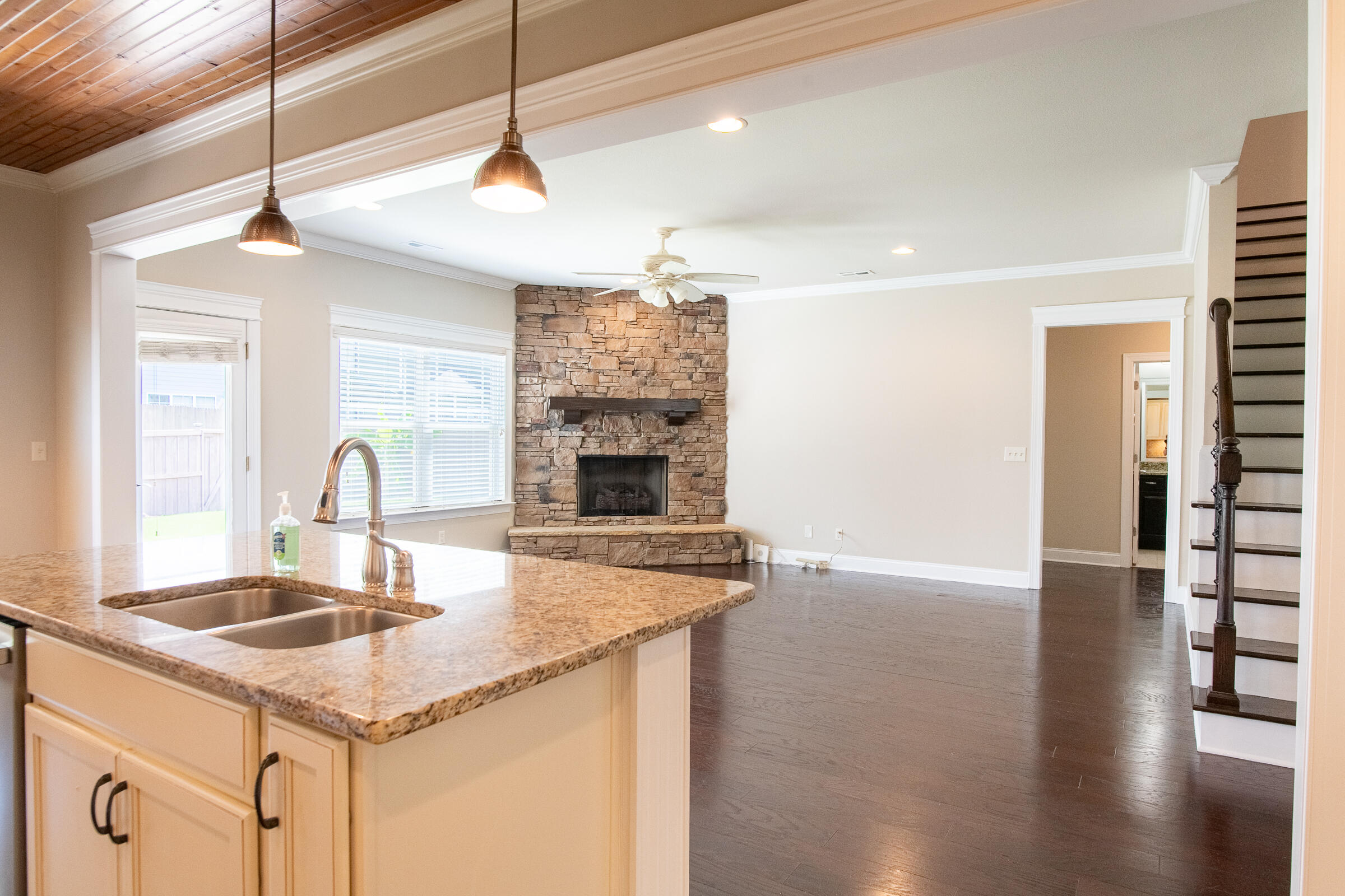 5644 Bungalow Circle