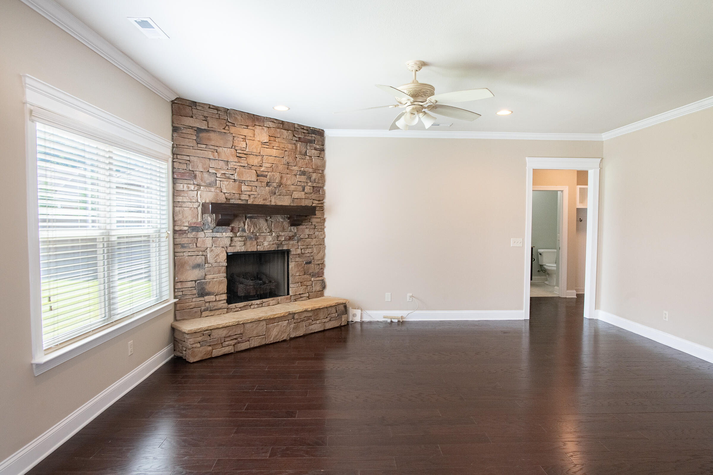 5644 Bungalow Circle