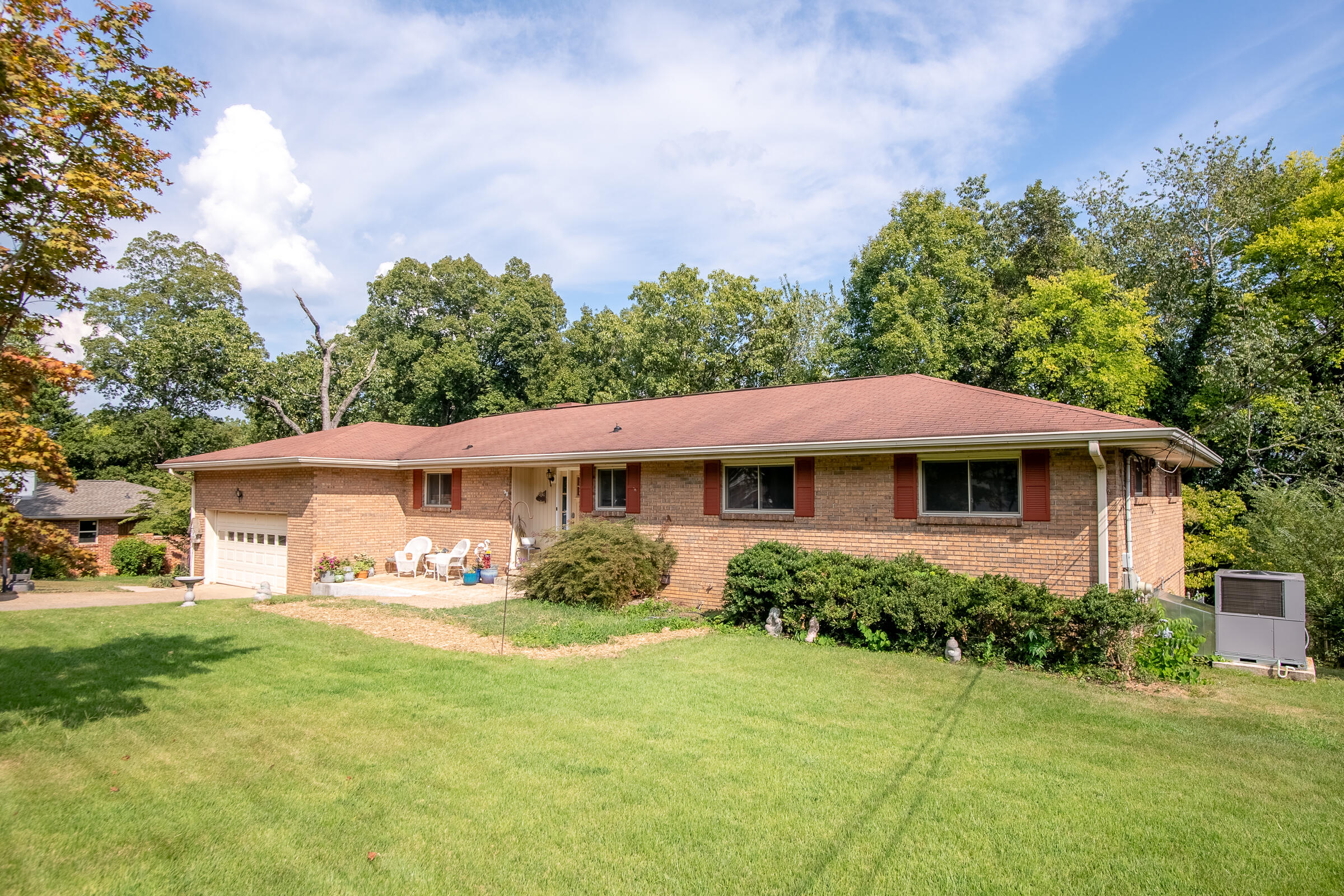 5846 Crestview Drive