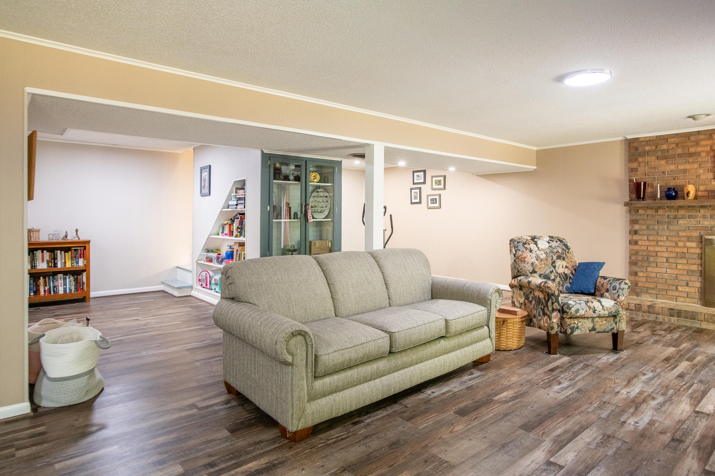 5846 Crestview Drive