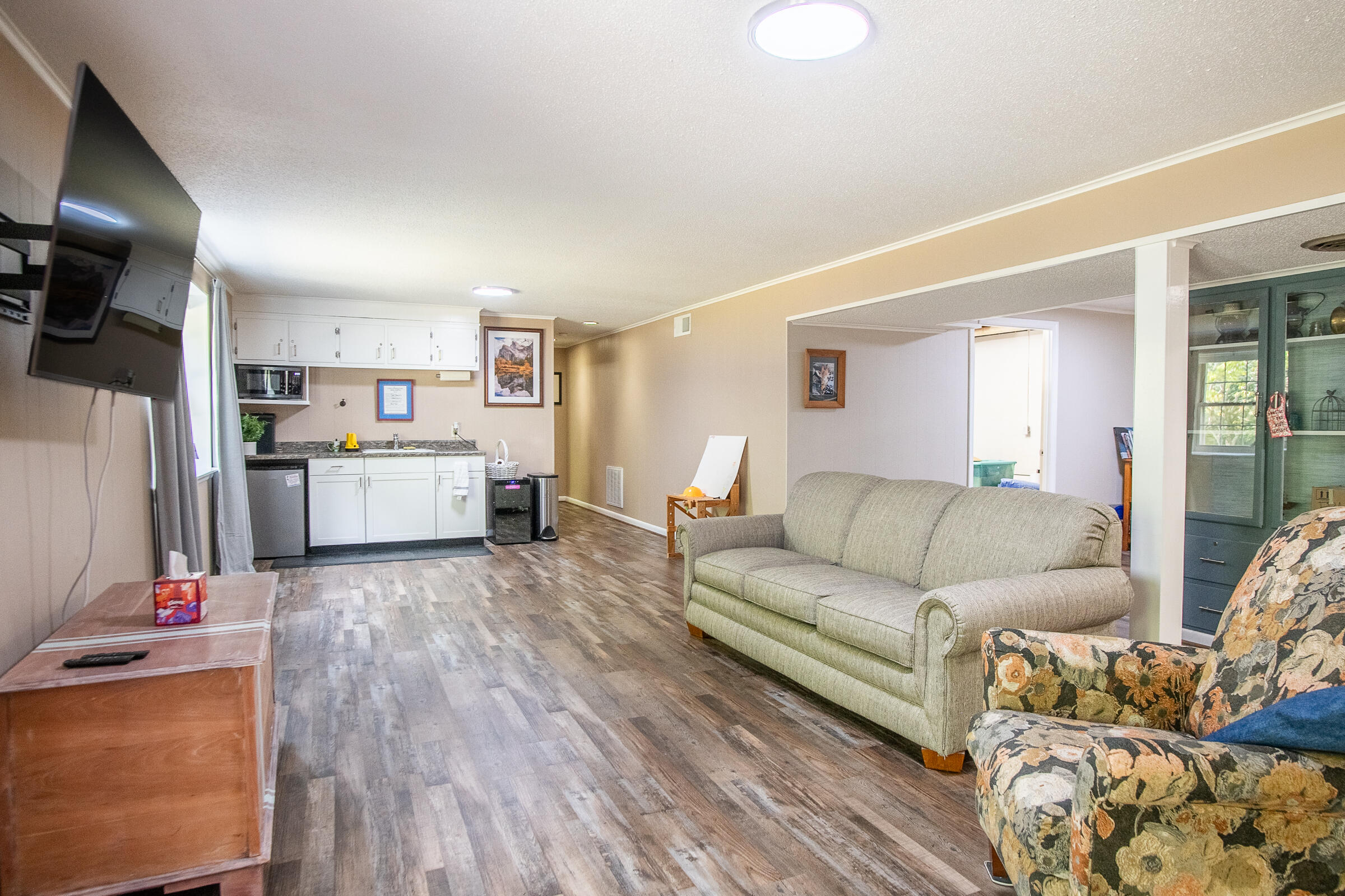 5846 Crestview Drive