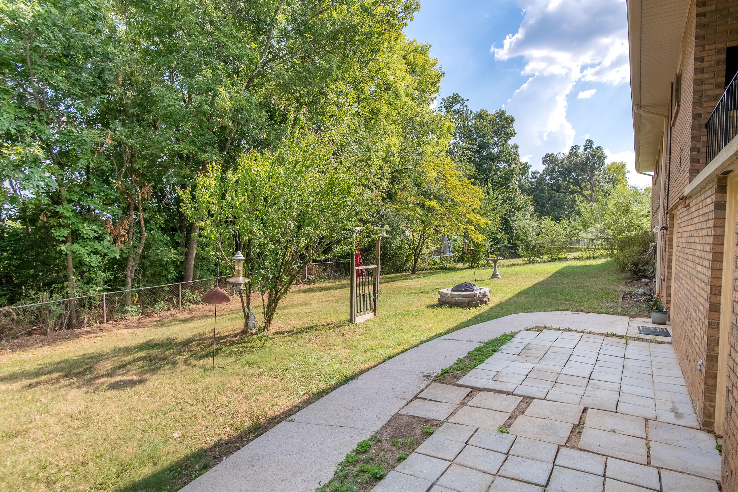 5846 Crestview Drive
