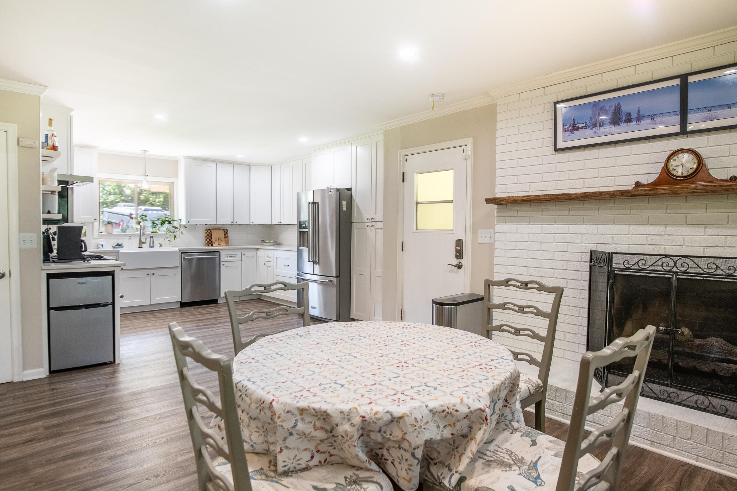 5846 Crestview Drive