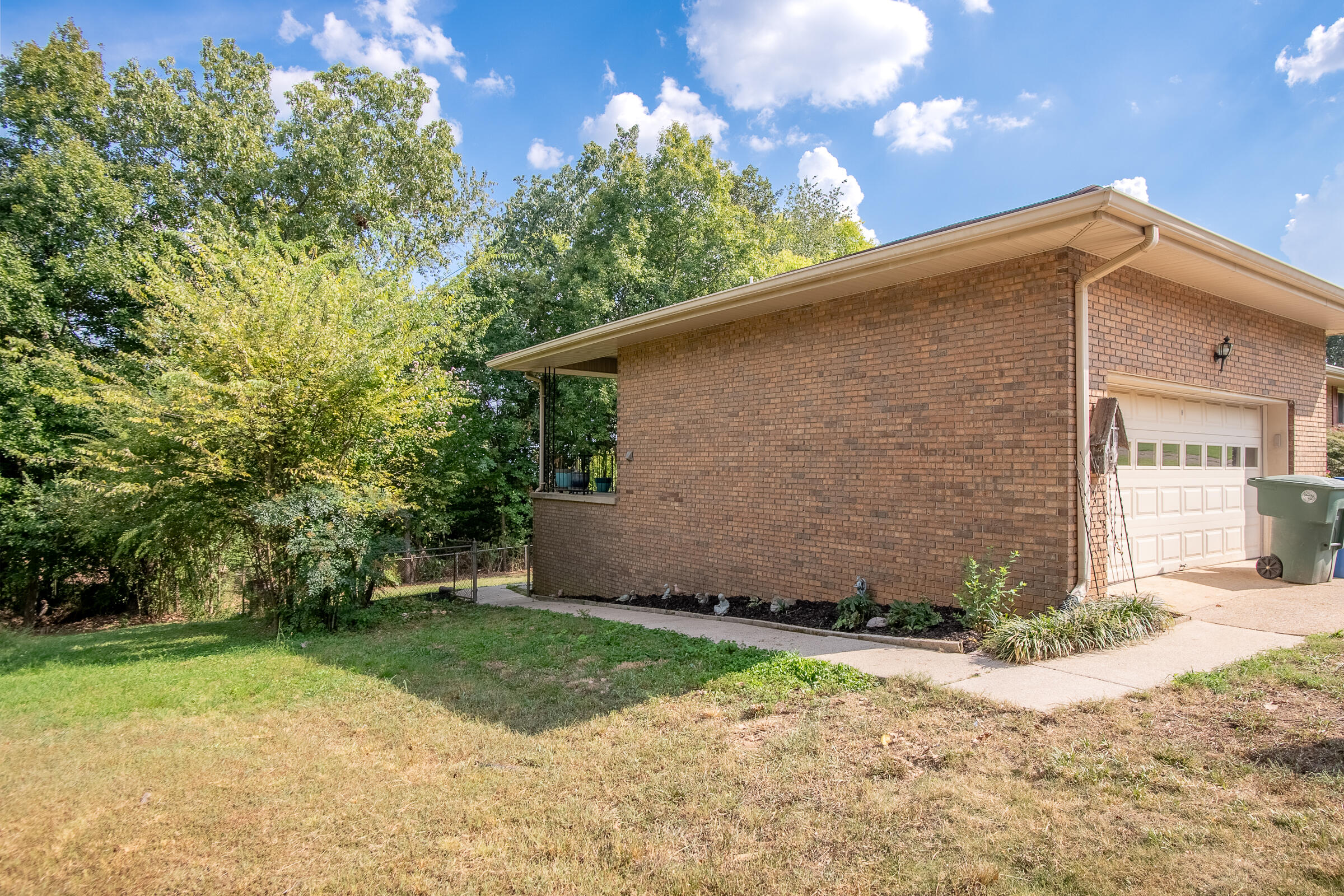 5846 Crestview Drive